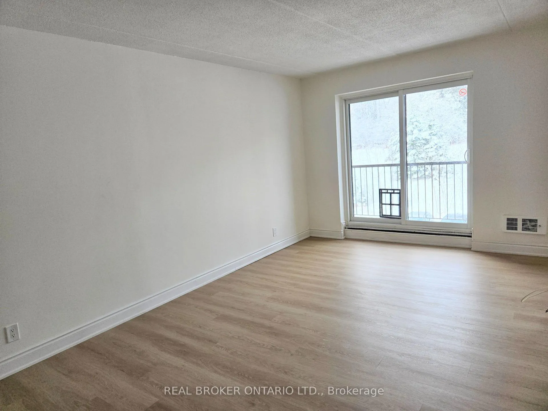 Photo 5 of Unit Apt #20, 15 Wellington Rd 124, Erin — HOMEH