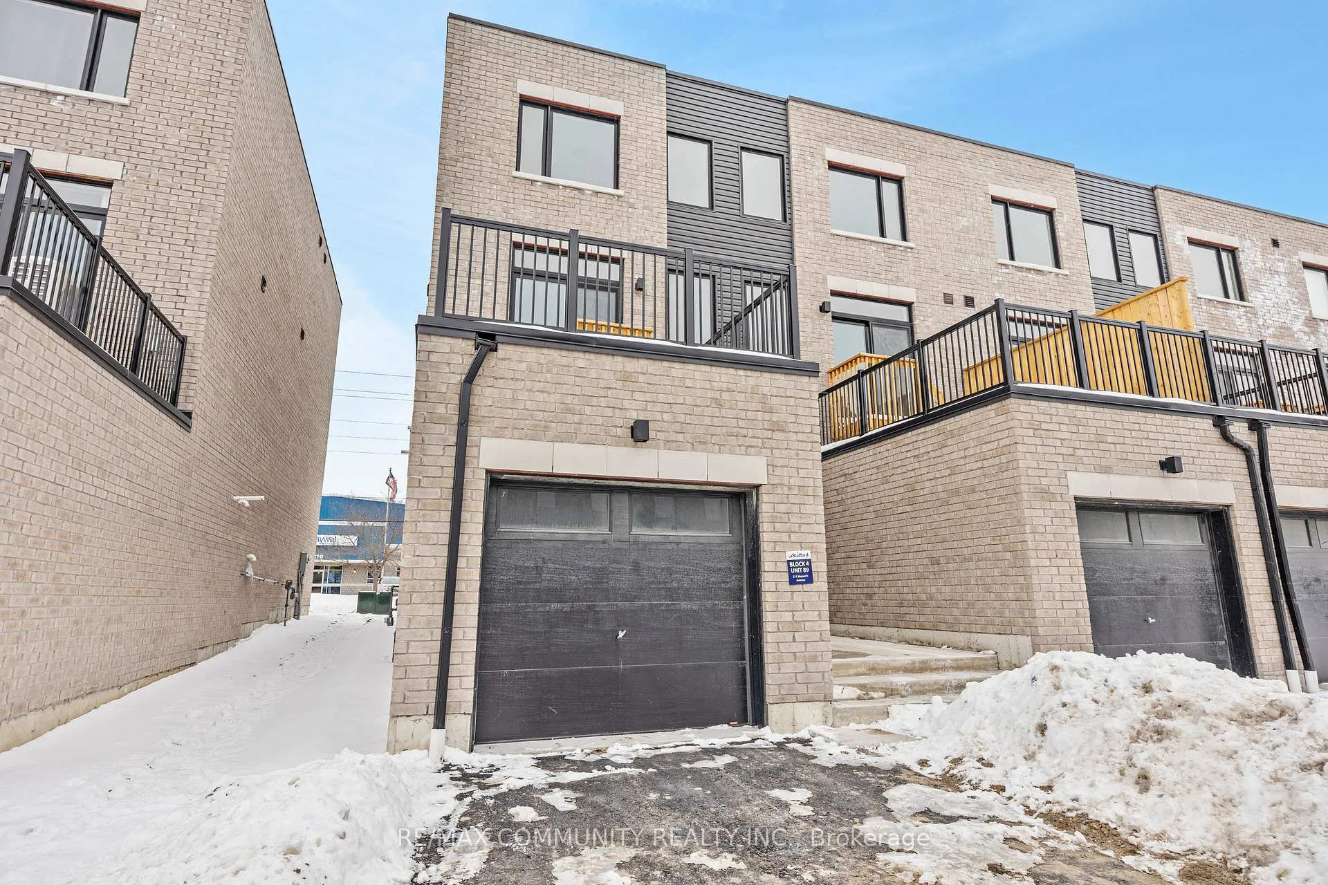 Photo 6 of 211 Monarch Avenue, Ajax, South West — HOMEH