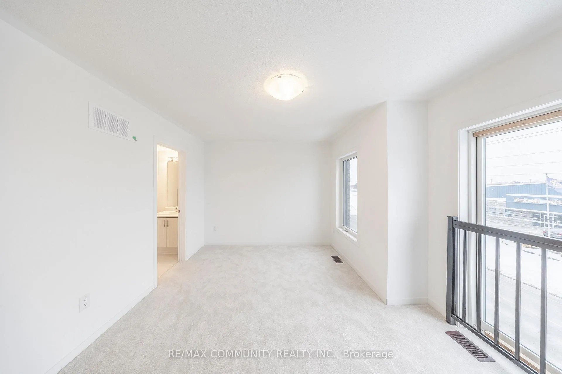Photo 24 of 211 Monarch Avenue, Ajax, South West — HOMEH