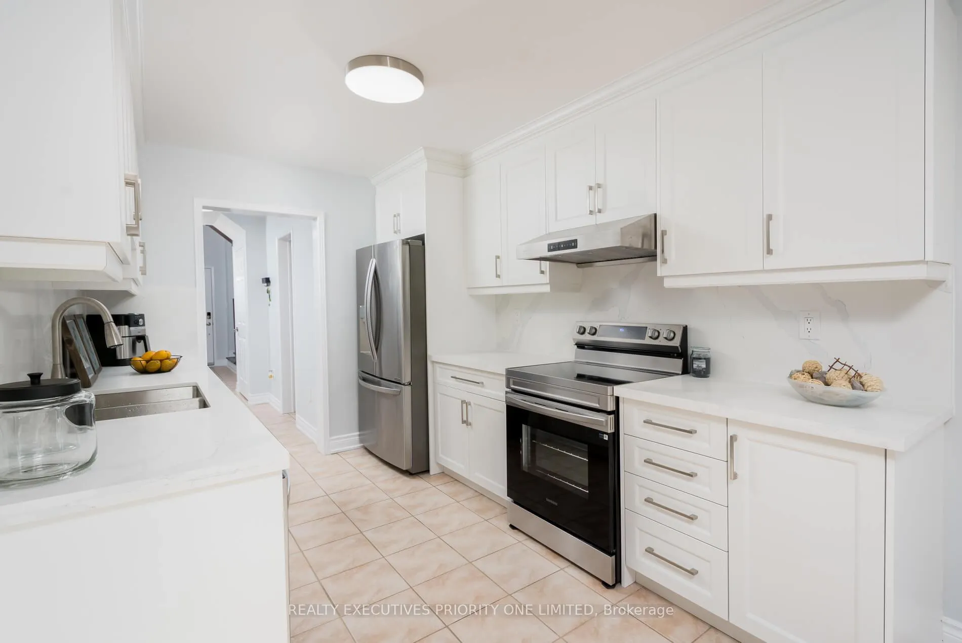 Photo 7 of 82 Blackthorn Drive, Vaughan, Maple — HOMEH