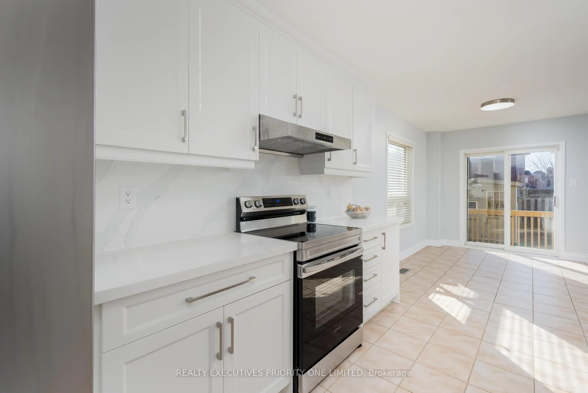Photo 9 of 82 Blackthorn Drive, Vaughan, Maple — HOMEH