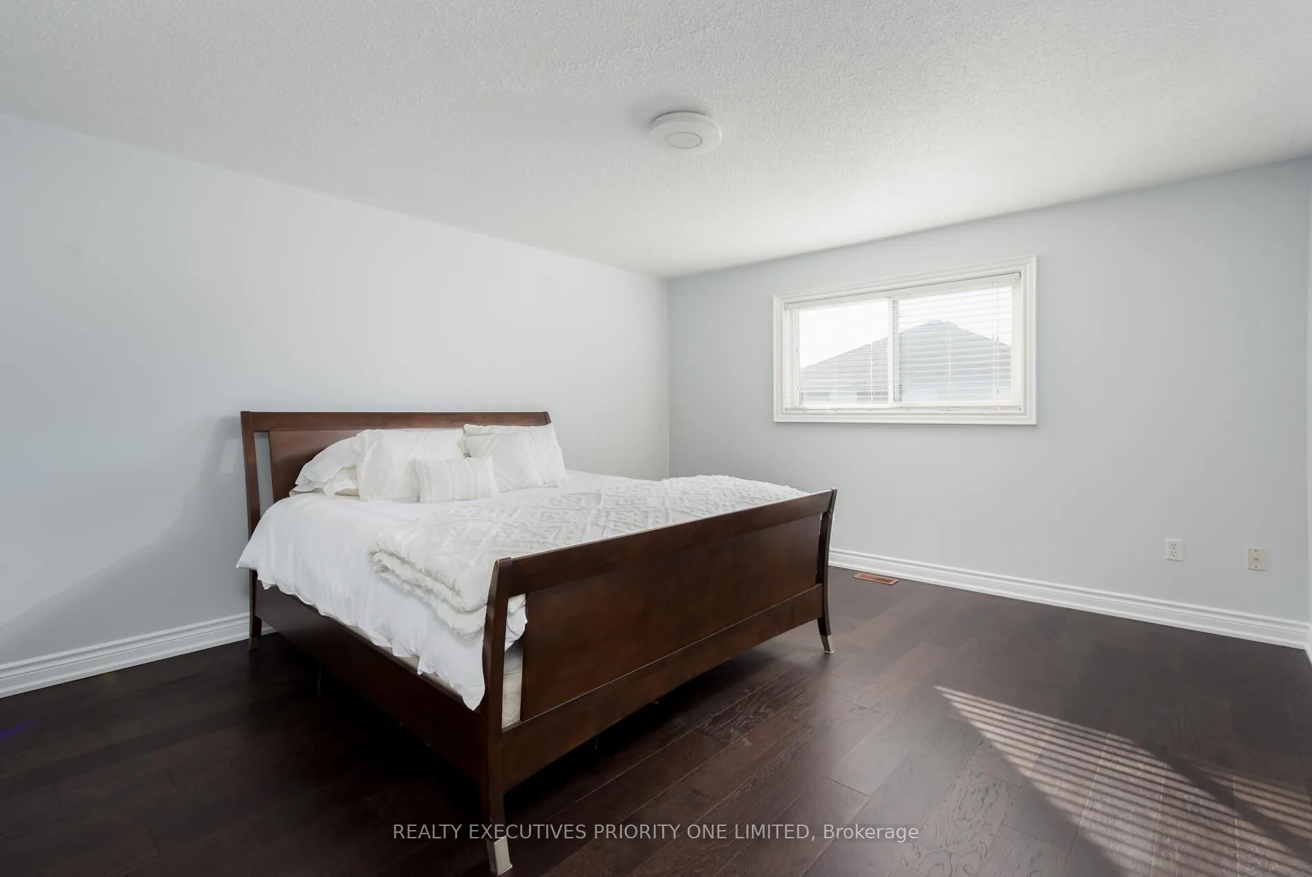 Photo 15 of 82 Blackthorn Drive, Vaughan, Maple — HOMEH