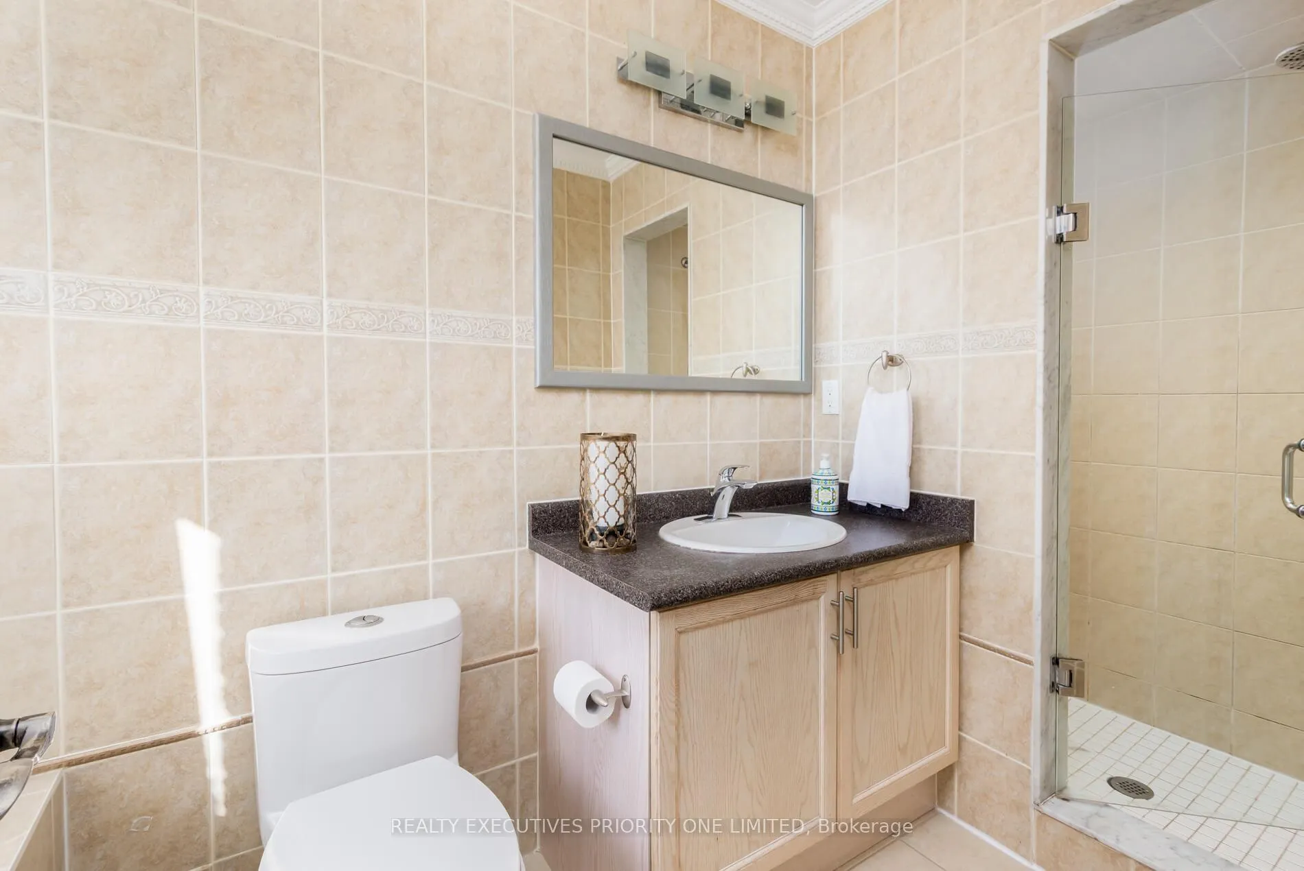 Photo 17 of 82 Blackthorn Drive, Vaughan, Maple — HOMEH