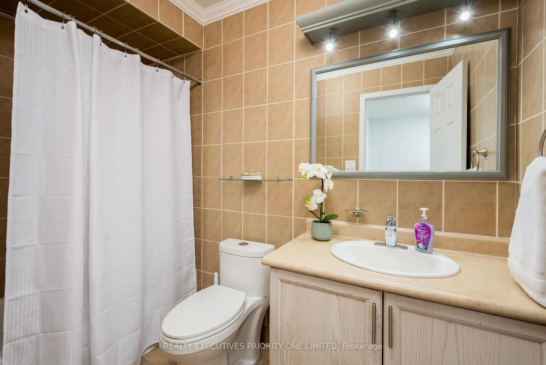 Photo 20 of 82 Blackthorn Drive, Vaughan, Maple — HOMEH