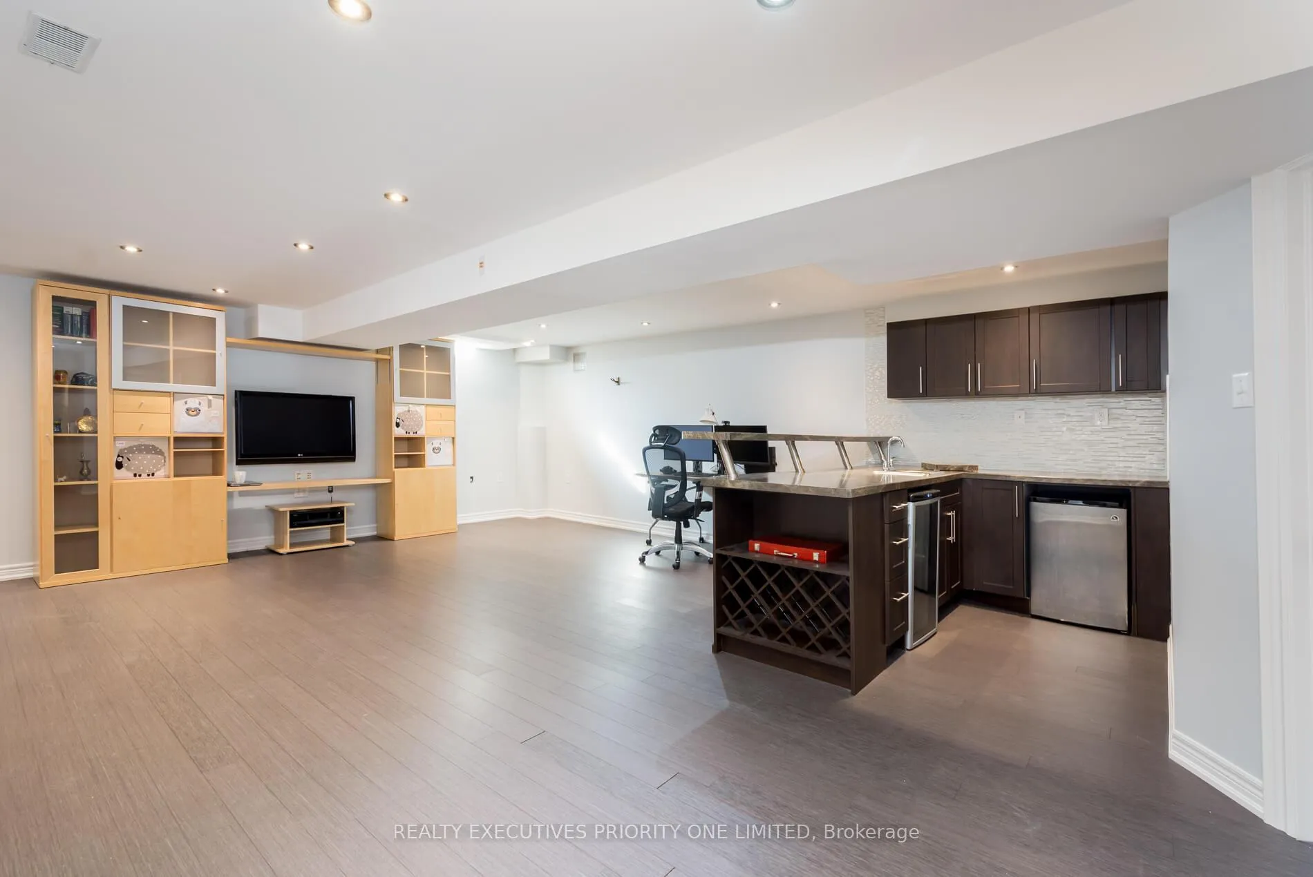 Photo 24 of 82 Blackthorn Drive, Vaughan, Maple — HOMEH