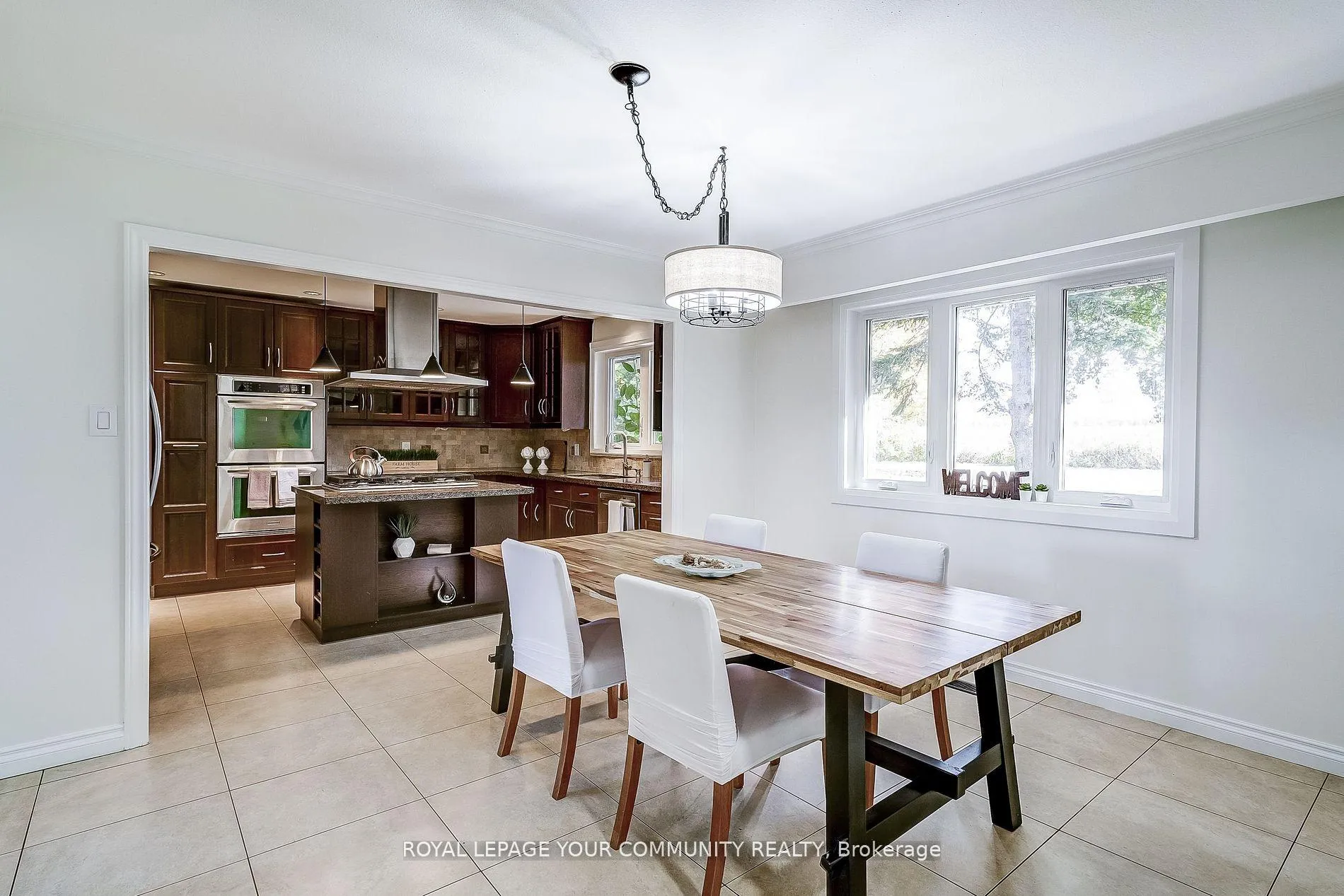 Photo 11 of 2408 14th Line, Innisfil, Gilford — HOMEH