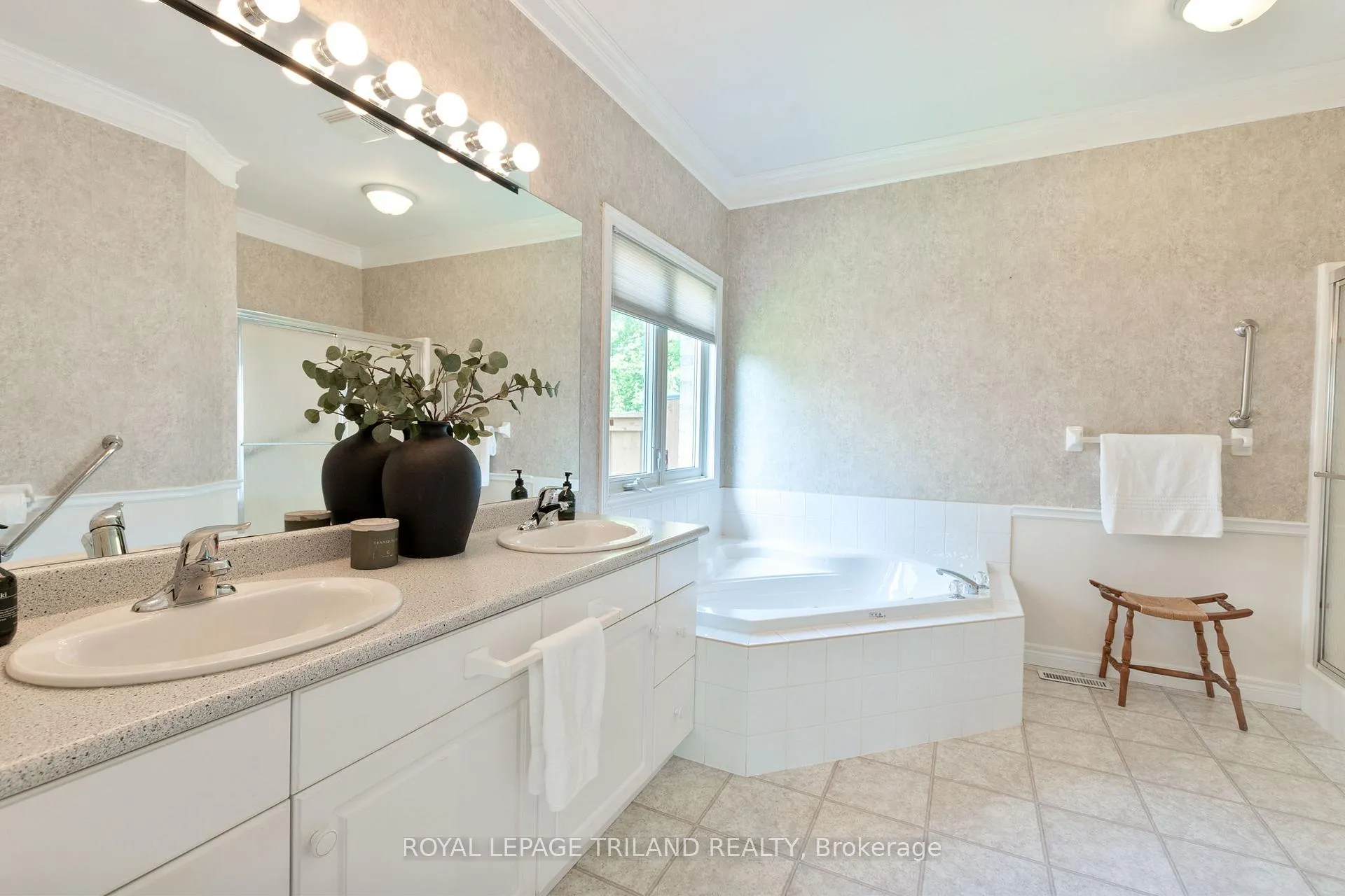 Photo 21 of 45 Stephen Moore Drive, Middlesex Centre, Kilworth — HOMEH
