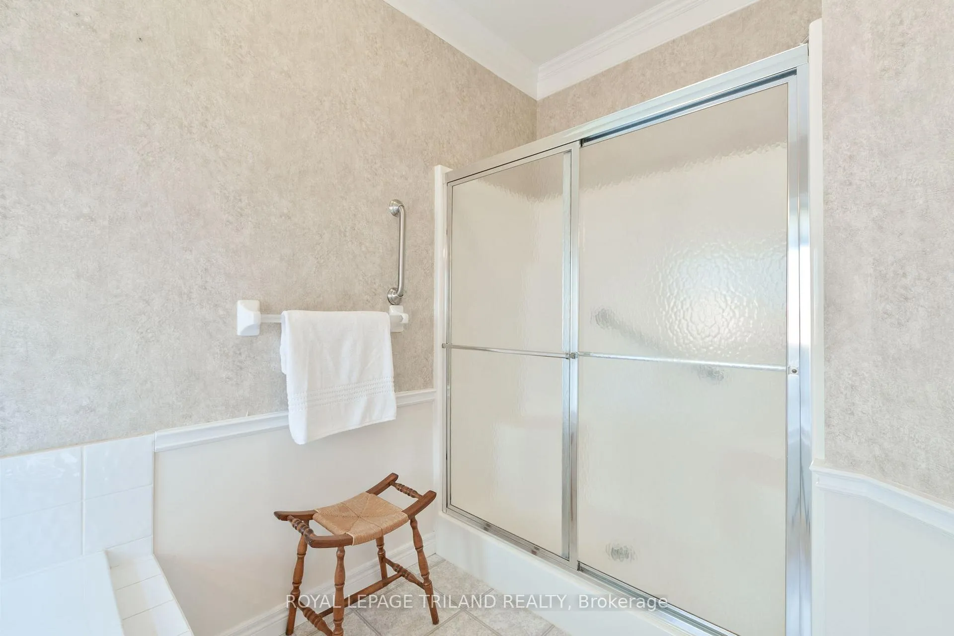 Photo 22 of 45 Stephen Moore Drive, Middlesex Centre, Kilworth — HOMEH