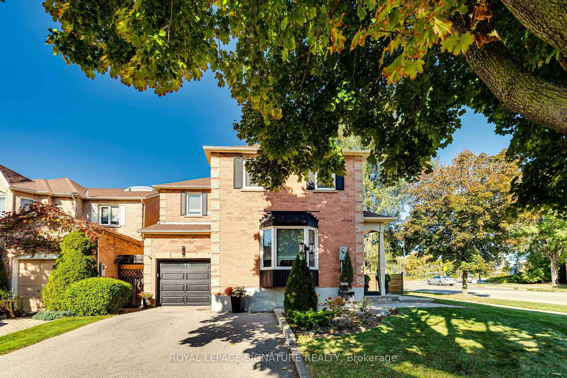 Photo 3 of 2 Valentine Place, Vaughan, Brownridge — HOMEH