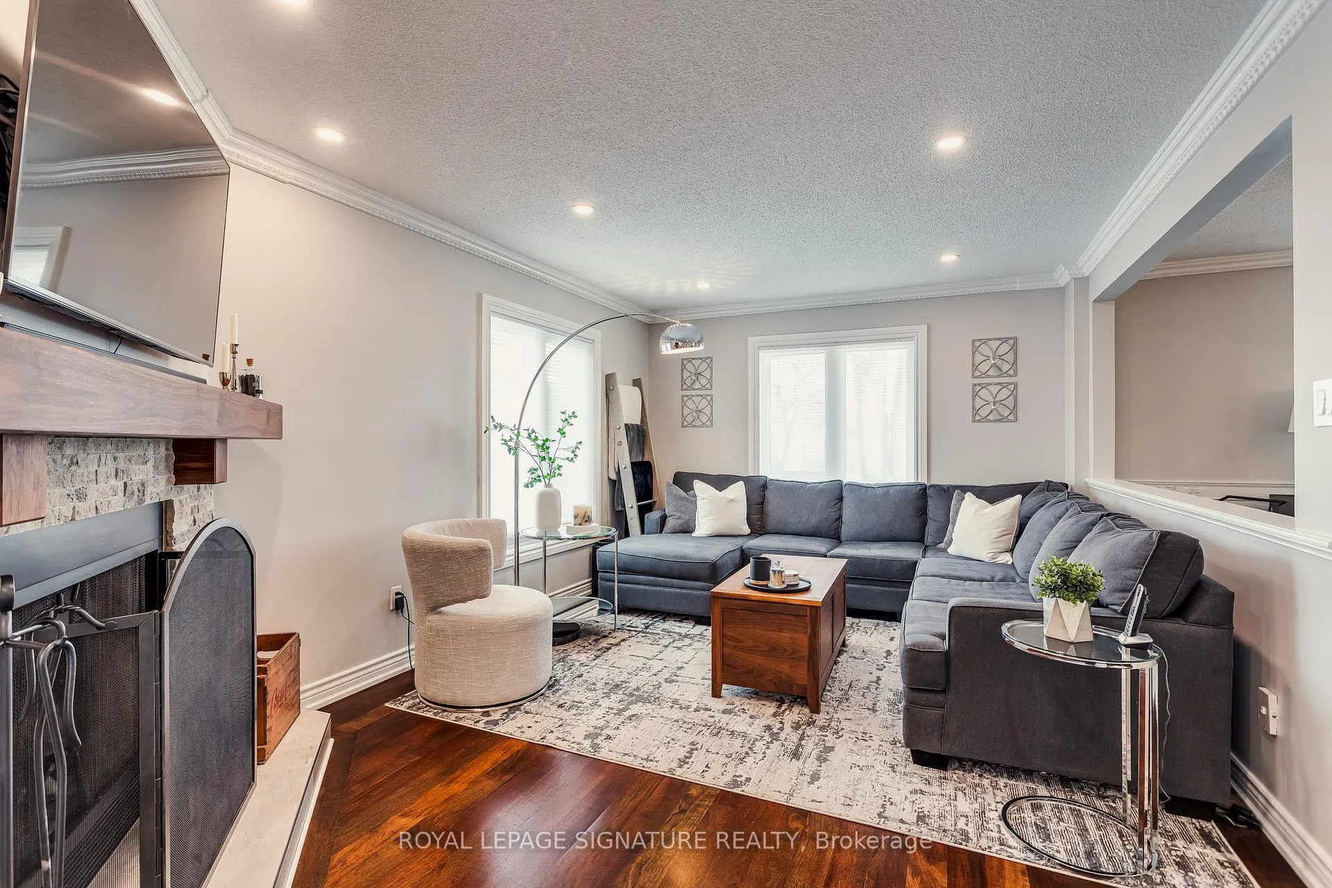 Photo 9 of 2 Valentine Place, Vaughan, Brownridge — HOMEH