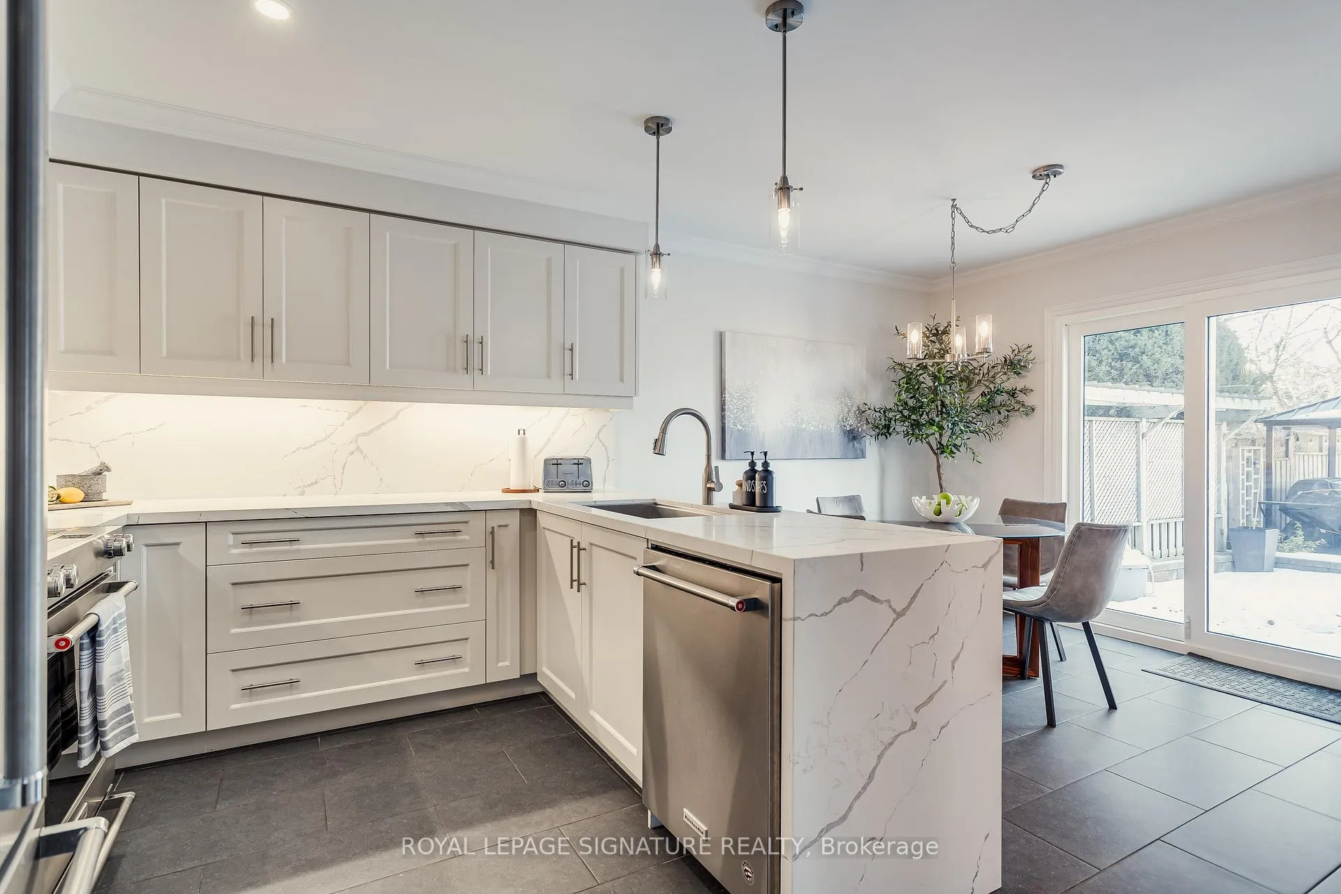 Photo 11 of 2 Valentine Place, Vaughan, Brownridge — HOMEH