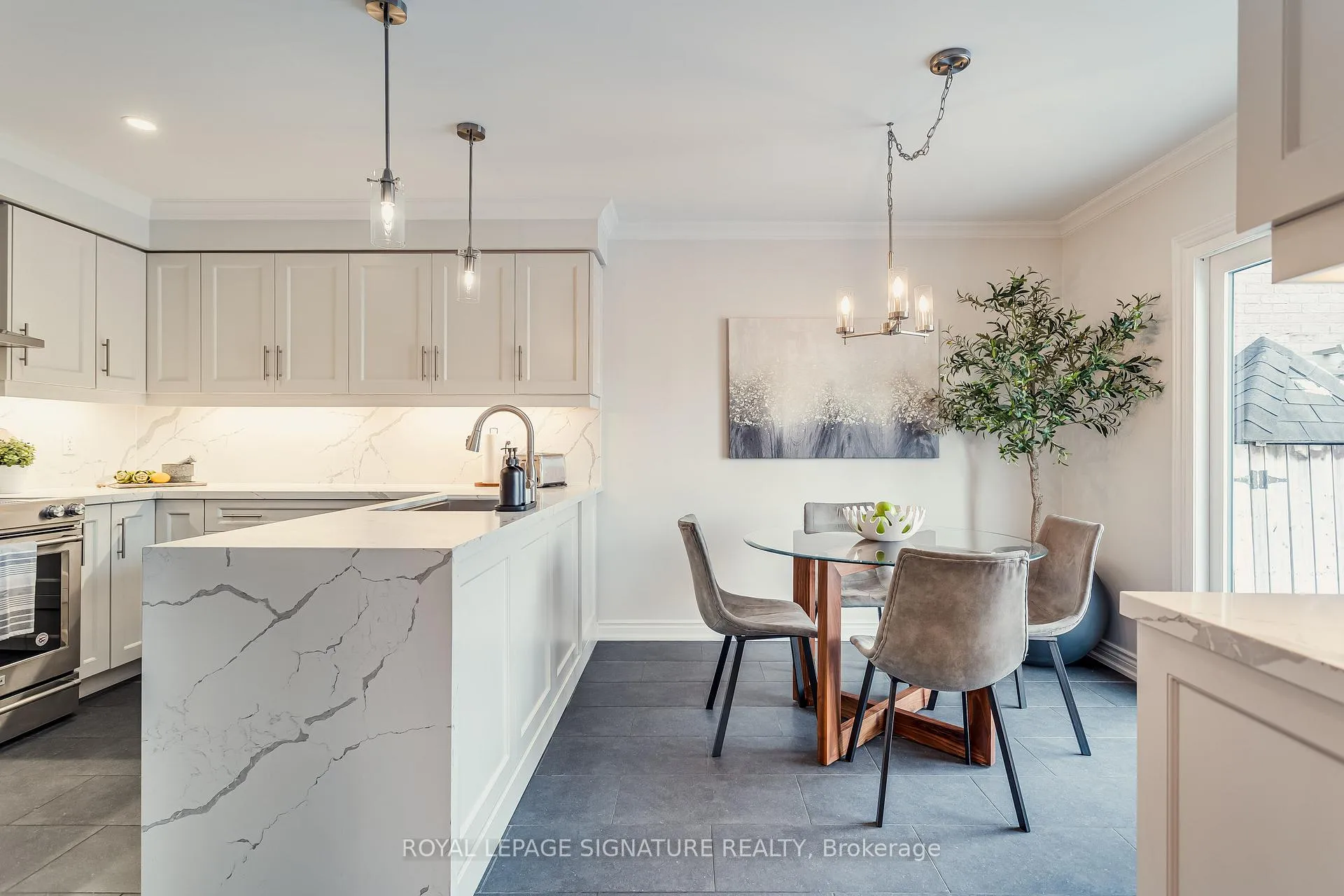 Photo 17 of 2 Valentine Place, Vaughan, Brownridge — HOMEH
