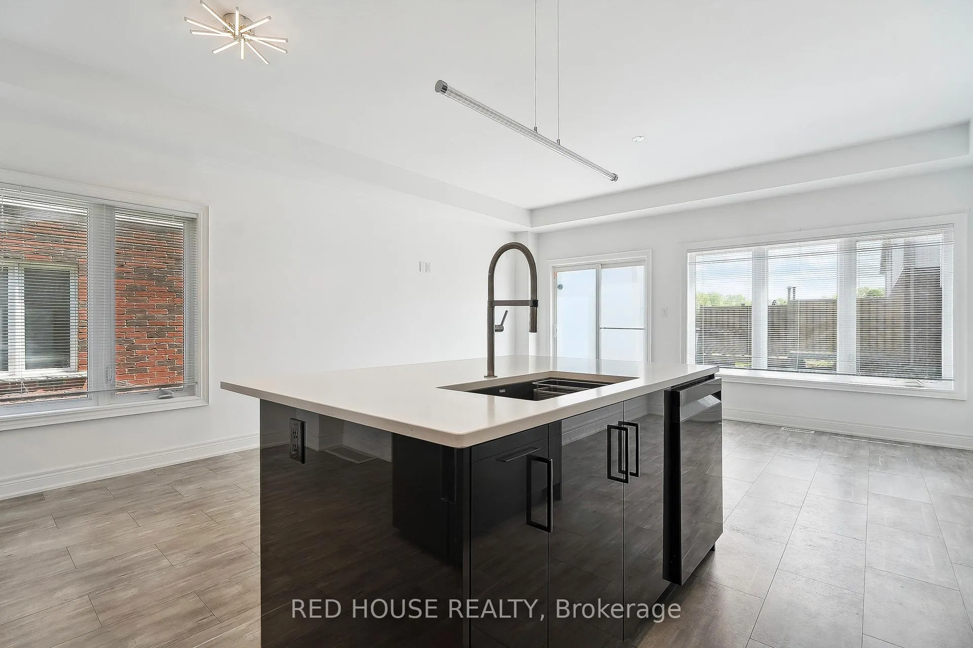 Photo 11 of 66 Venture Way, Thorold, Rolling Meadows — HOMEH