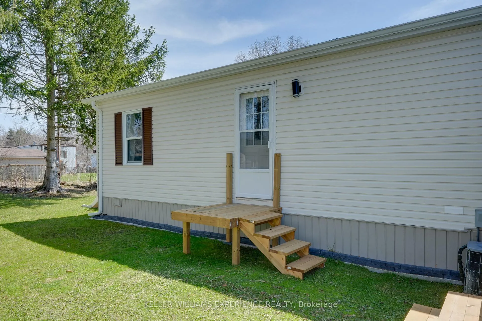 Photo 18 of 7 Shamrock Crescent, Essa, Angus — HOMEH