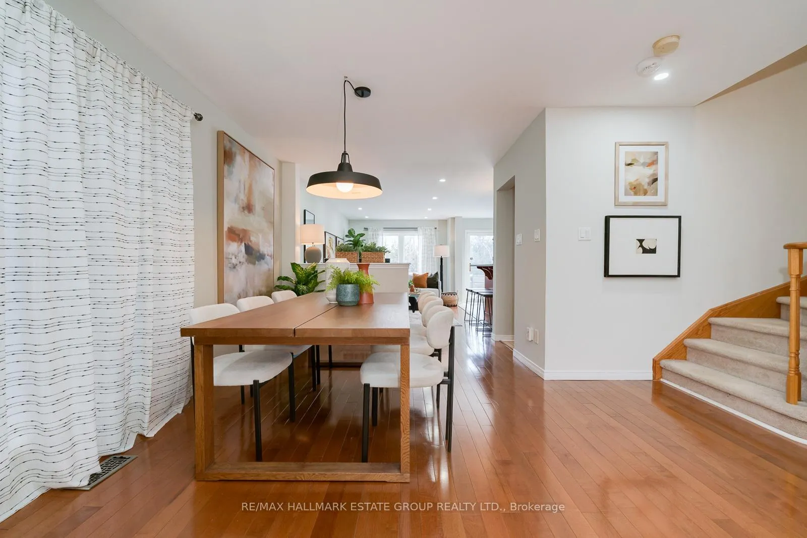 Photo 5 of 647 Sunbird Trail, Pickering, Amberlea — HOMEH