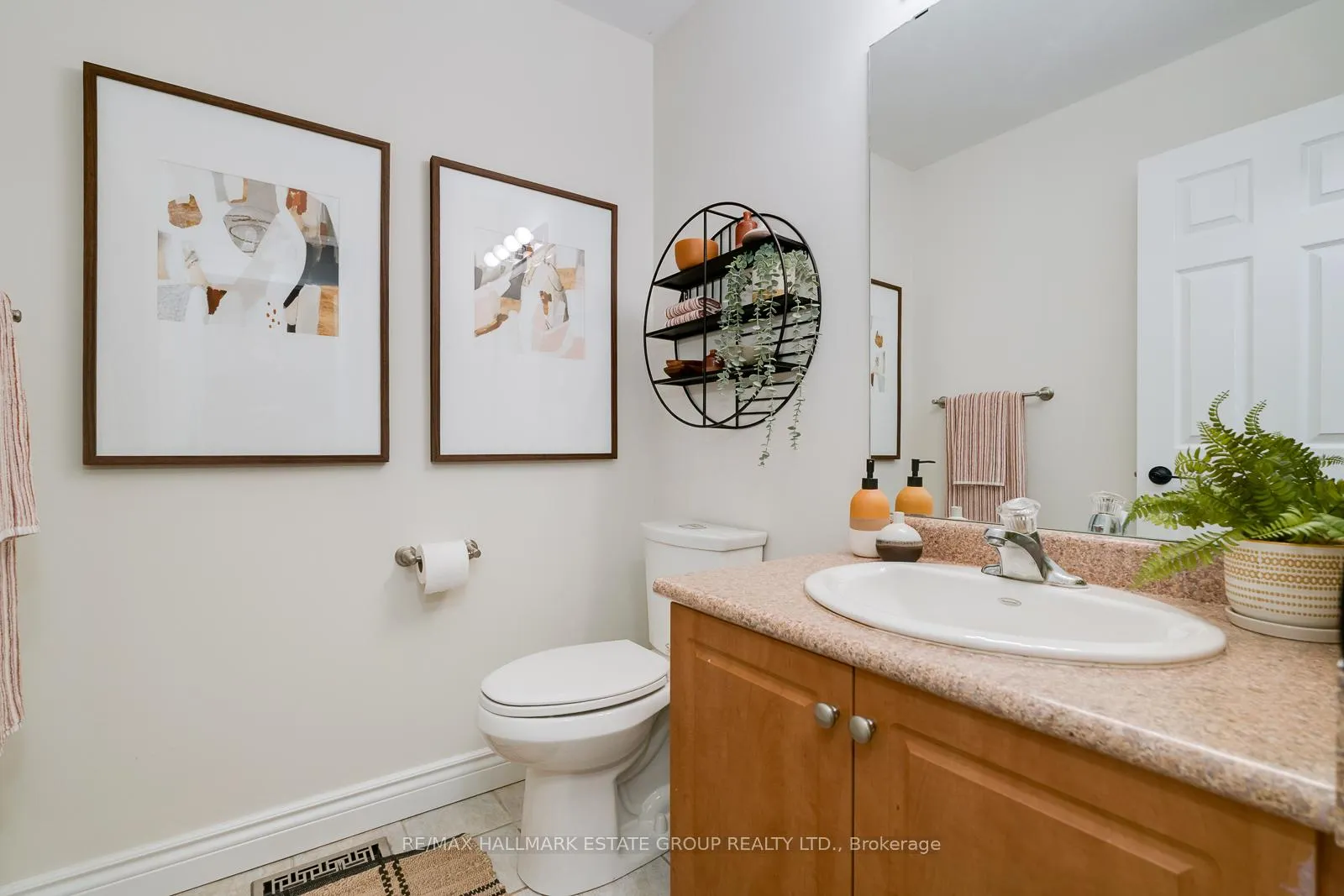 Photo 8 of 647 Sunbird Trail, Pickering, Amberlea — HOMEH