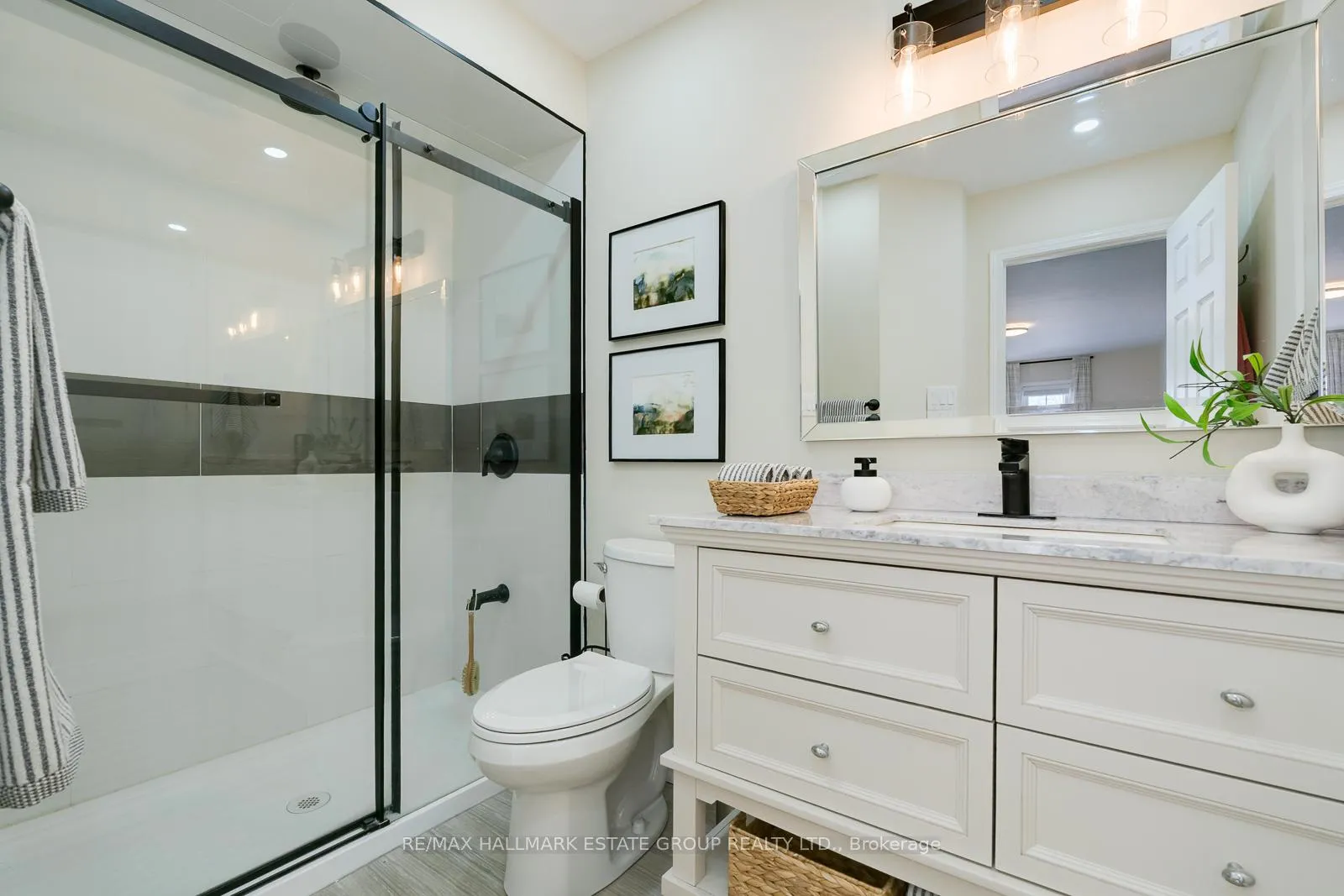 Photo 22 of 647 Sunbird Trail, Pickering, Amberlea — HOMEH
