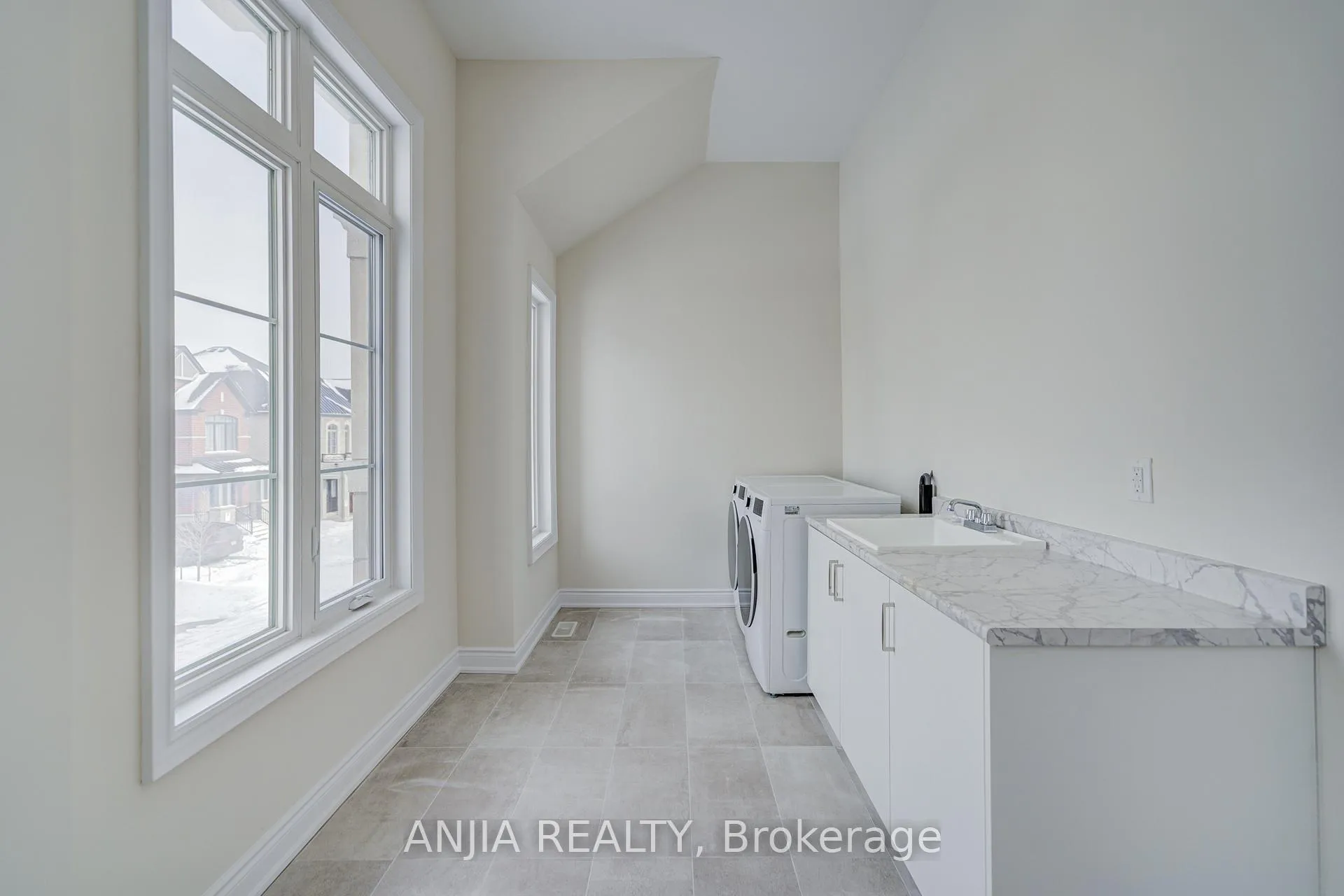 Photo 28 of 3428 Mosley Gate, Oakville, Glenorchy — HOMEH