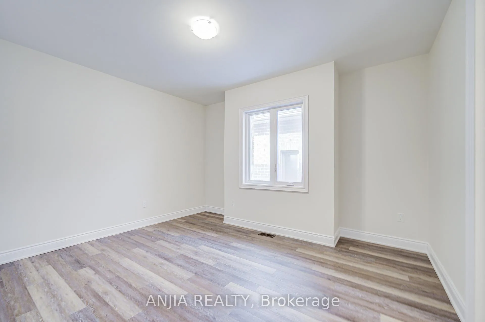 Photo 32 of 3428 Mosley Gate, Oakville, Glenorchy — HOMEH