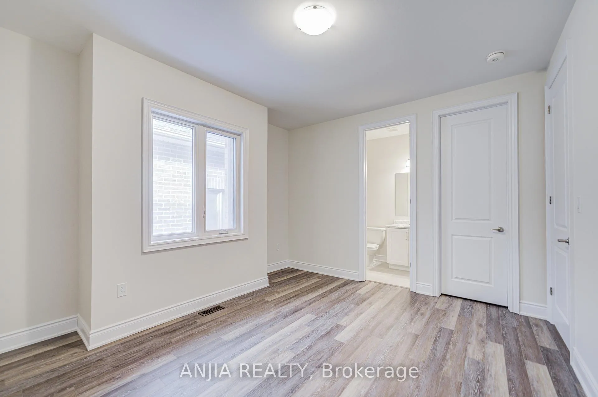 Photo 33 of 3428 Mosley Gate, Oakville, Glenorchy — HOMEH