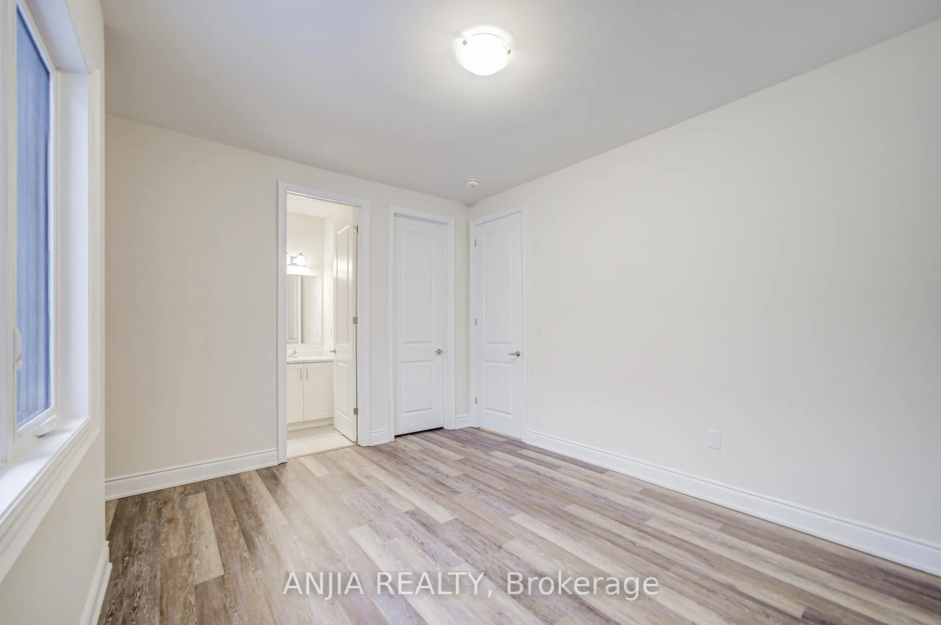 Photo 35 of 3428 Mosley Gate, Oakville, Glenorchy — HOMEH