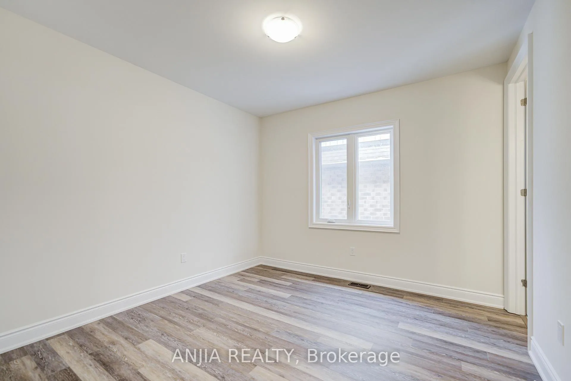 Photo 37 of 3428 Mosley Gate, Oakville, Glenorchy — HOMEH