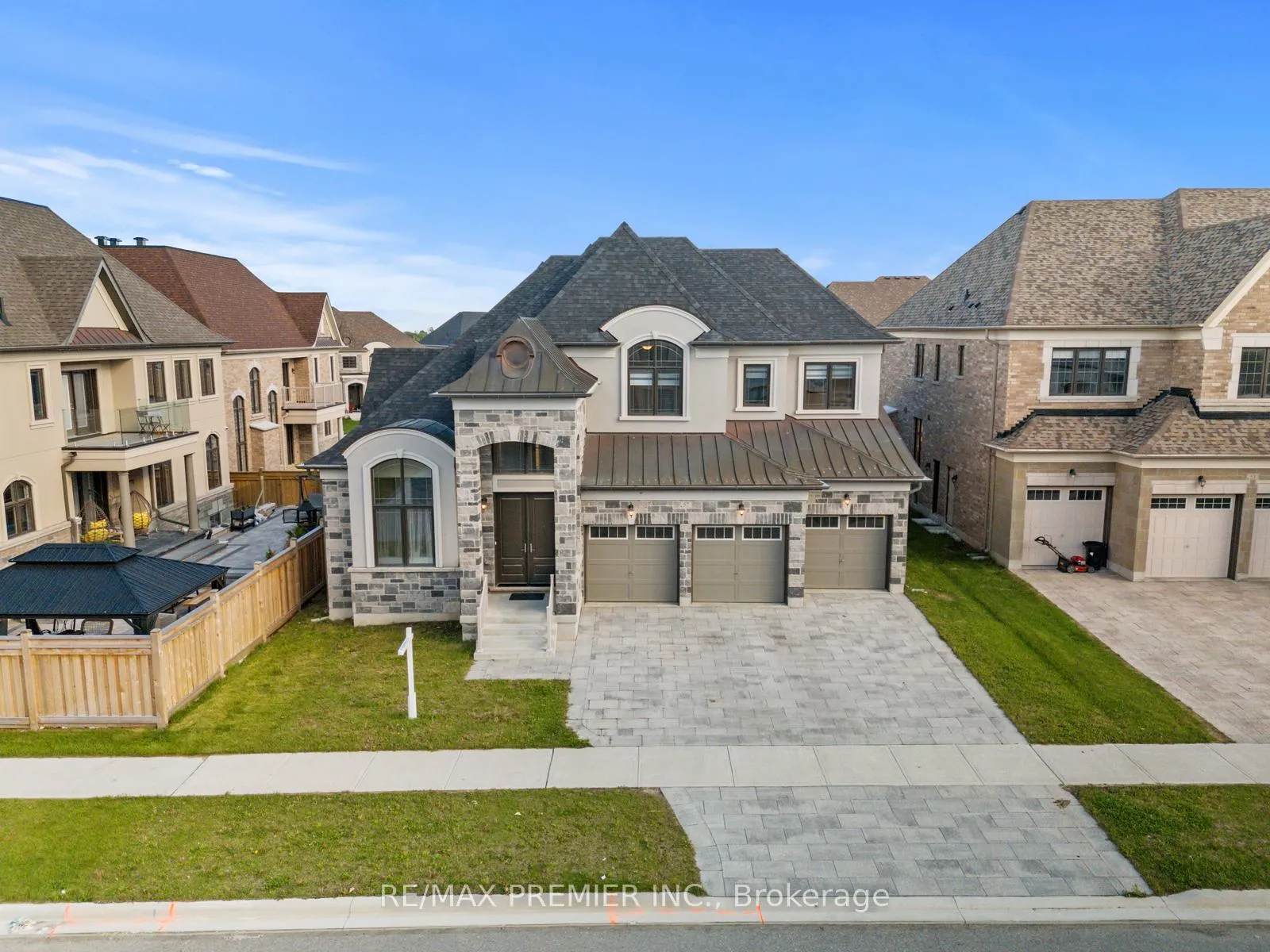 Photo 3 of 57 Appleyard Avenue, Vaughan, Kleinburg — HOMEH