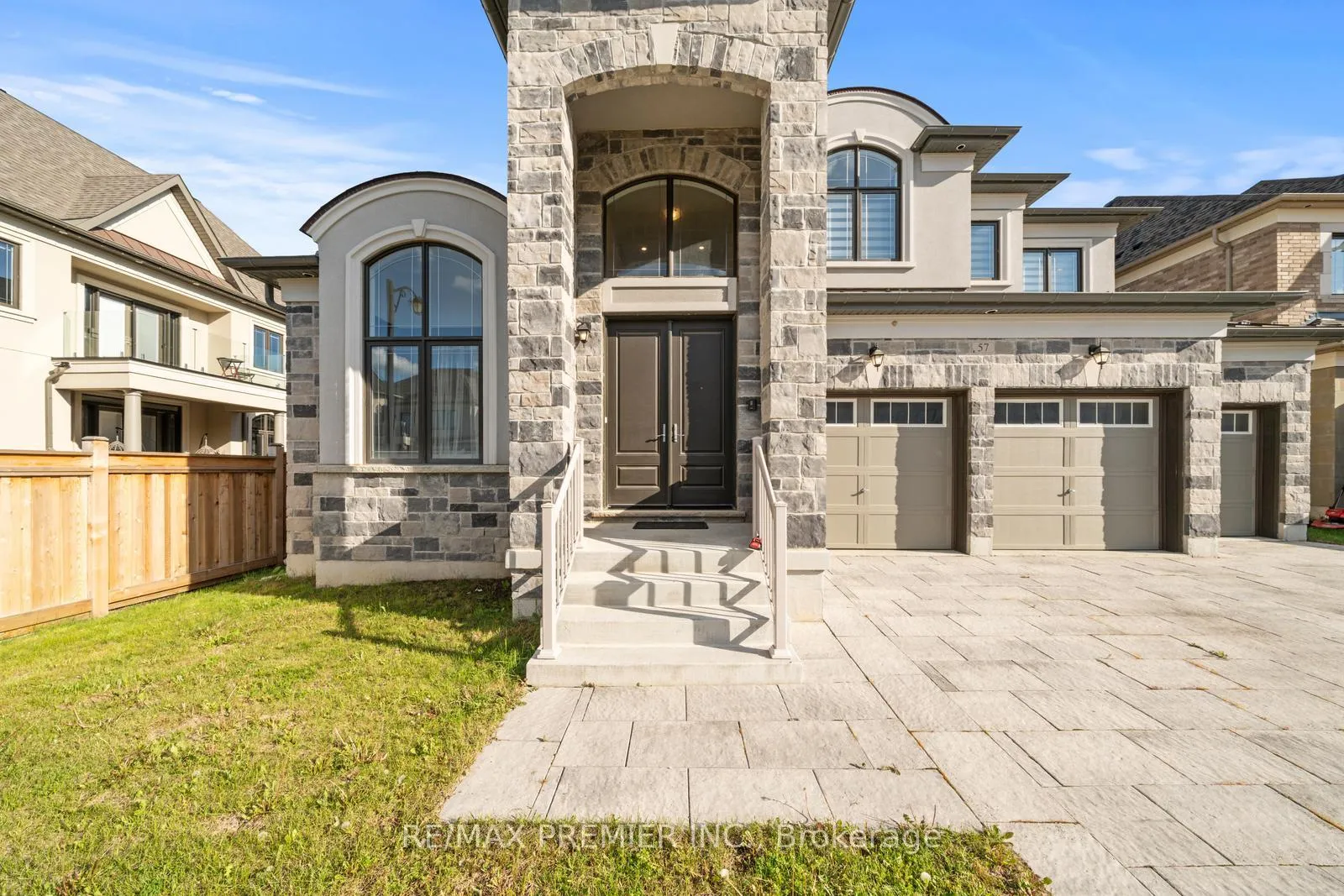 Photo 4 of 57 Appleyard Avenue, Vaughan, Kleinburg — HOMEH