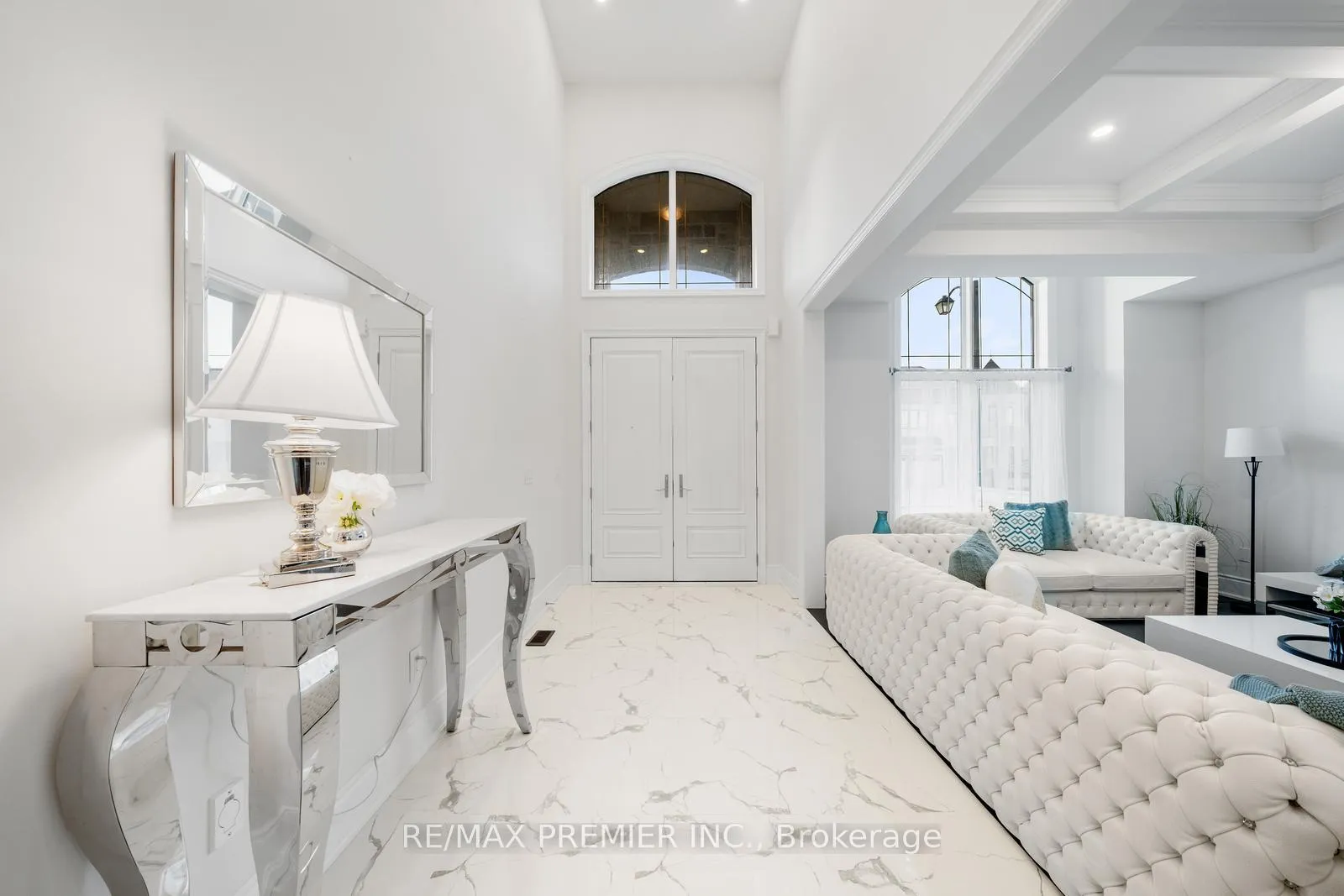Photo 5 of 57 Appleyard Avenue, Vaughan, Kleinburg — HOMEH