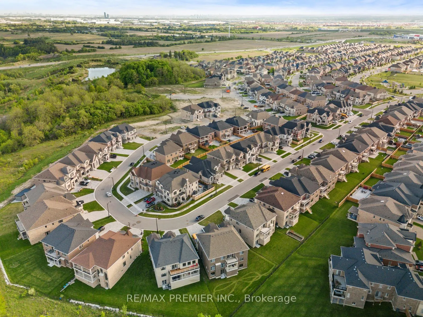 Photo 49 of 57 Appleyard Avenue, Vaughan, Kleinburg — HOMEH