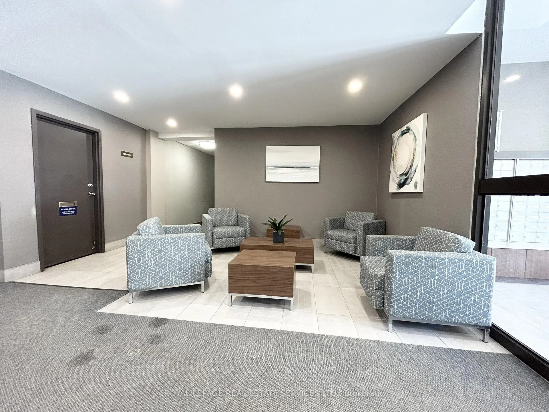 Photo 2 of Unit 809, 62 Park Avenue, Halton Hills, Georgetown — HOMEH