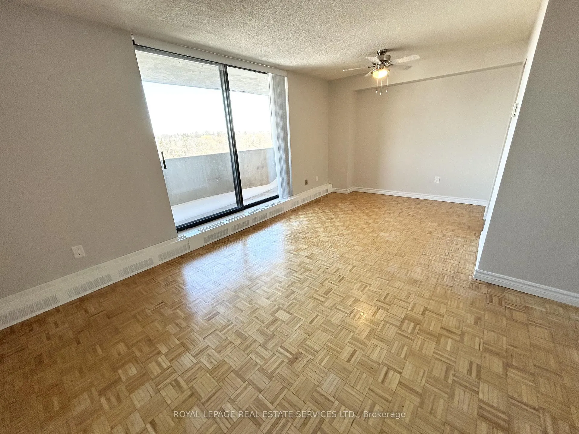 Photo 4 of Unit 809, 62 Park Avenue, Halton Hills, Georgetown — HOMEH