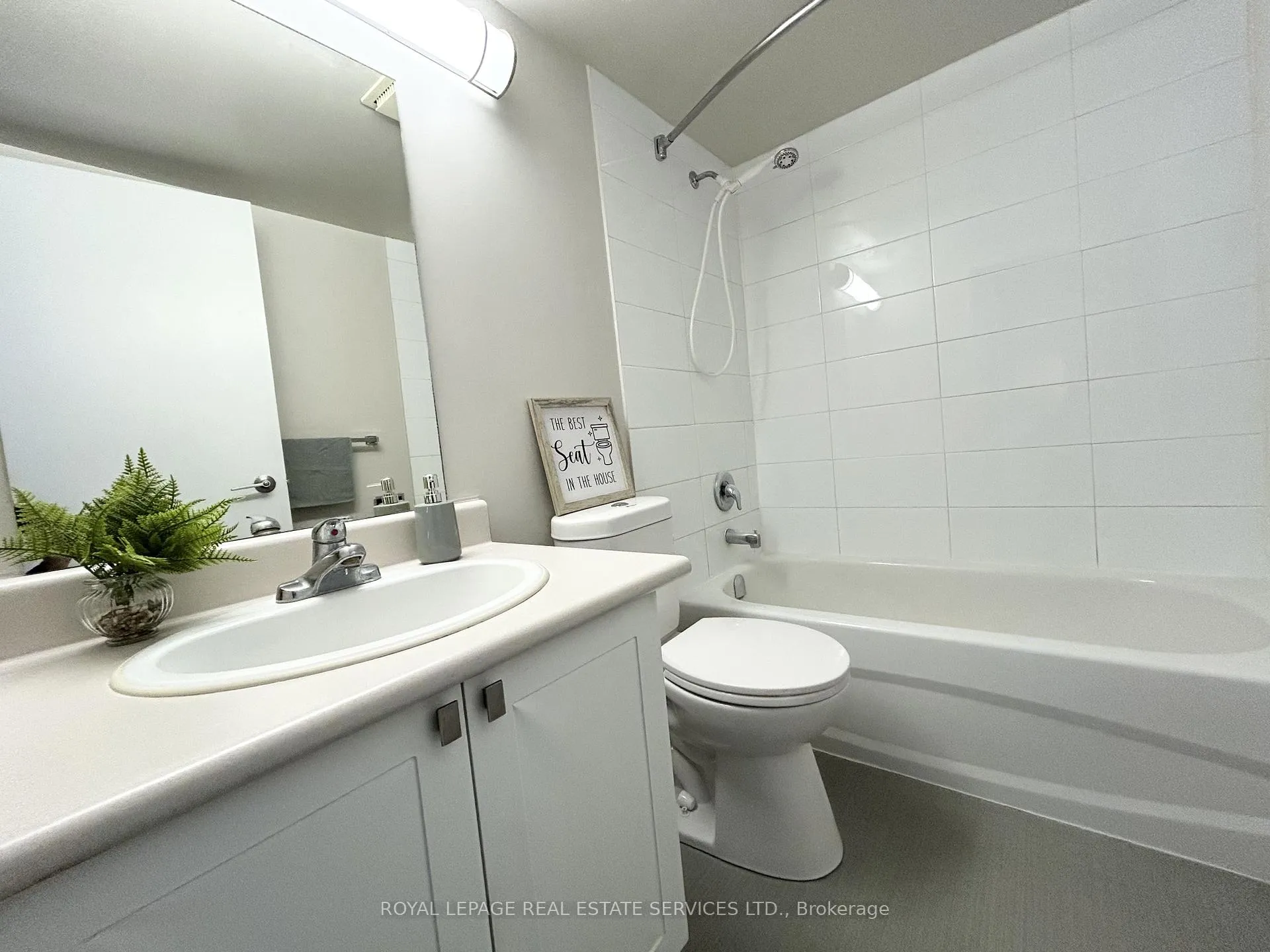 Photo 9 of Unit 809, 62 Park Avenue, Halton Hills, Georgetown — HOMEH