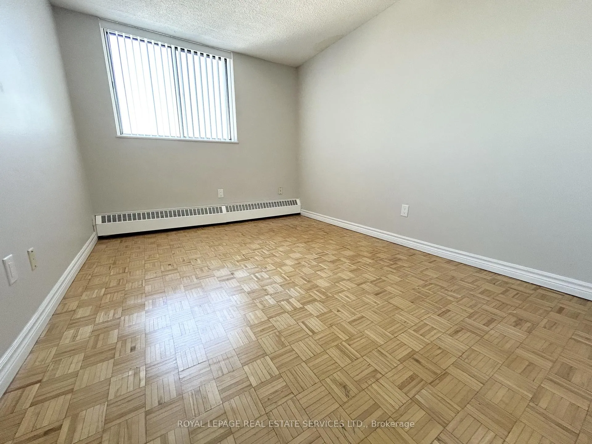 Photo 10 of Unit 809, 62 Park Avenue, Halton Hills, Georgetown — HOMEH
