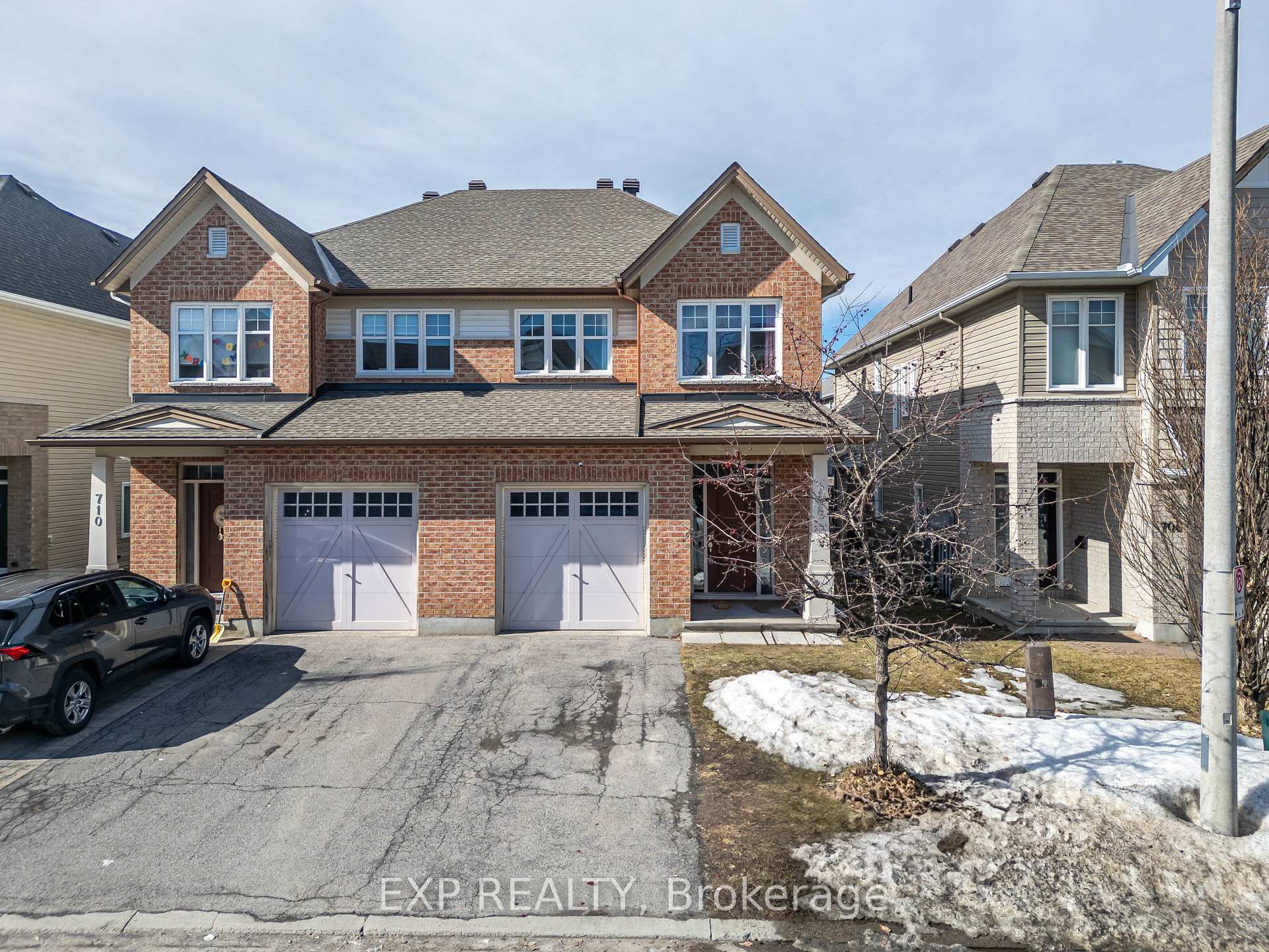 Front of 708 Hazelnut Crescent