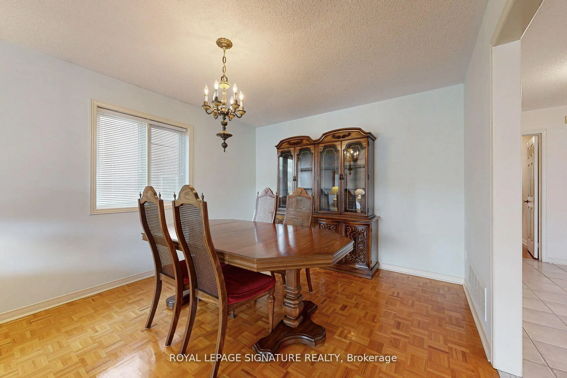Photo 12 of 65 Gates Road, Vaughan, West Woodbridge — HOMEH