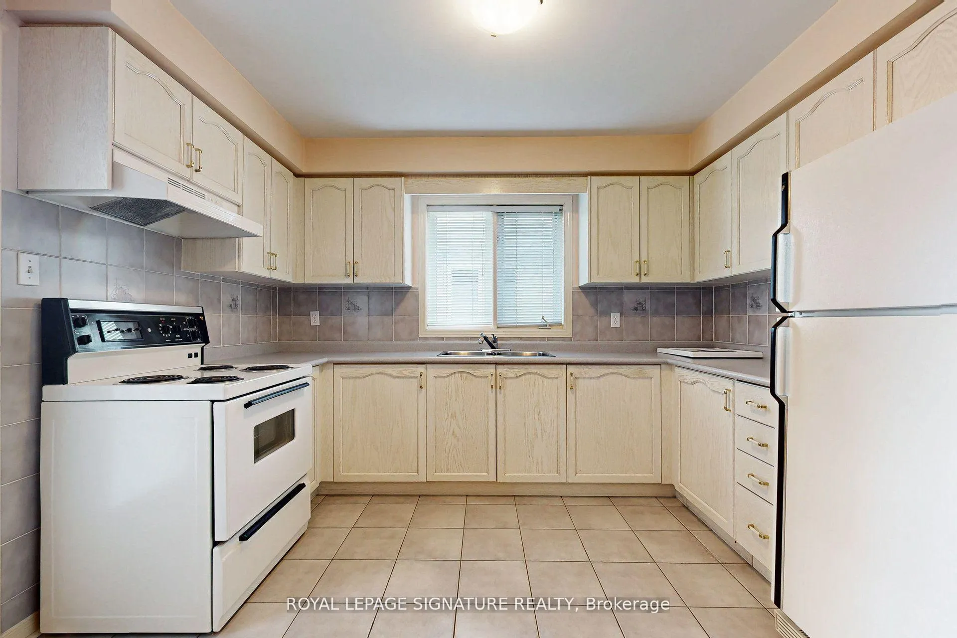 Photo 18 of 65 Gates Road, Vaughan, West Woodbridge — HOMEH
