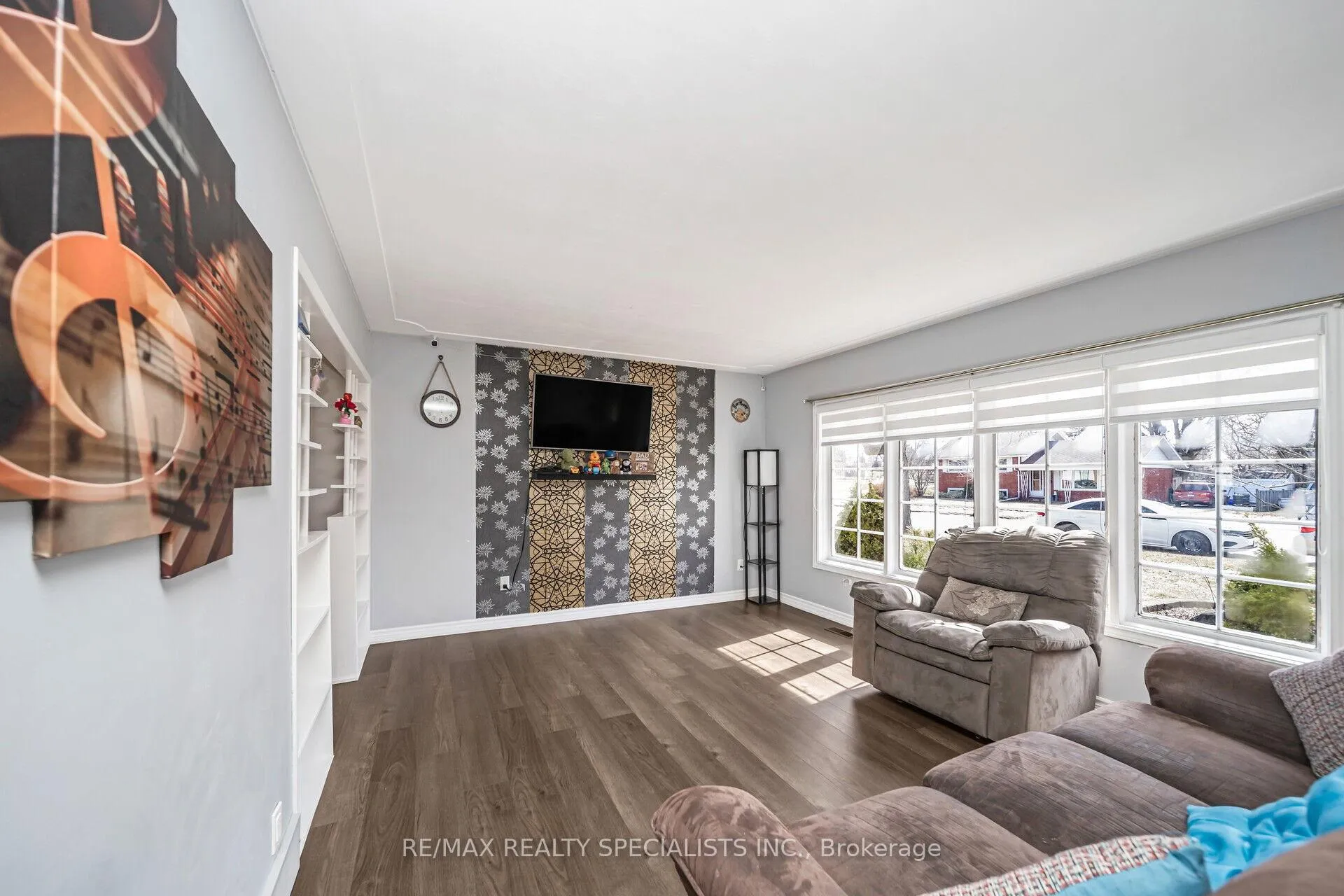 Photo 11 of 158 Hickson Drive, Kitchener — HOMEH