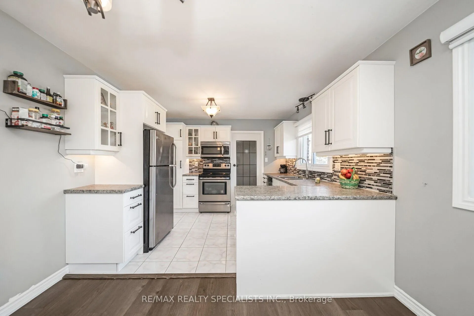 Photo 15 of 158 Hickson Drive, Kitchener — HOMEH