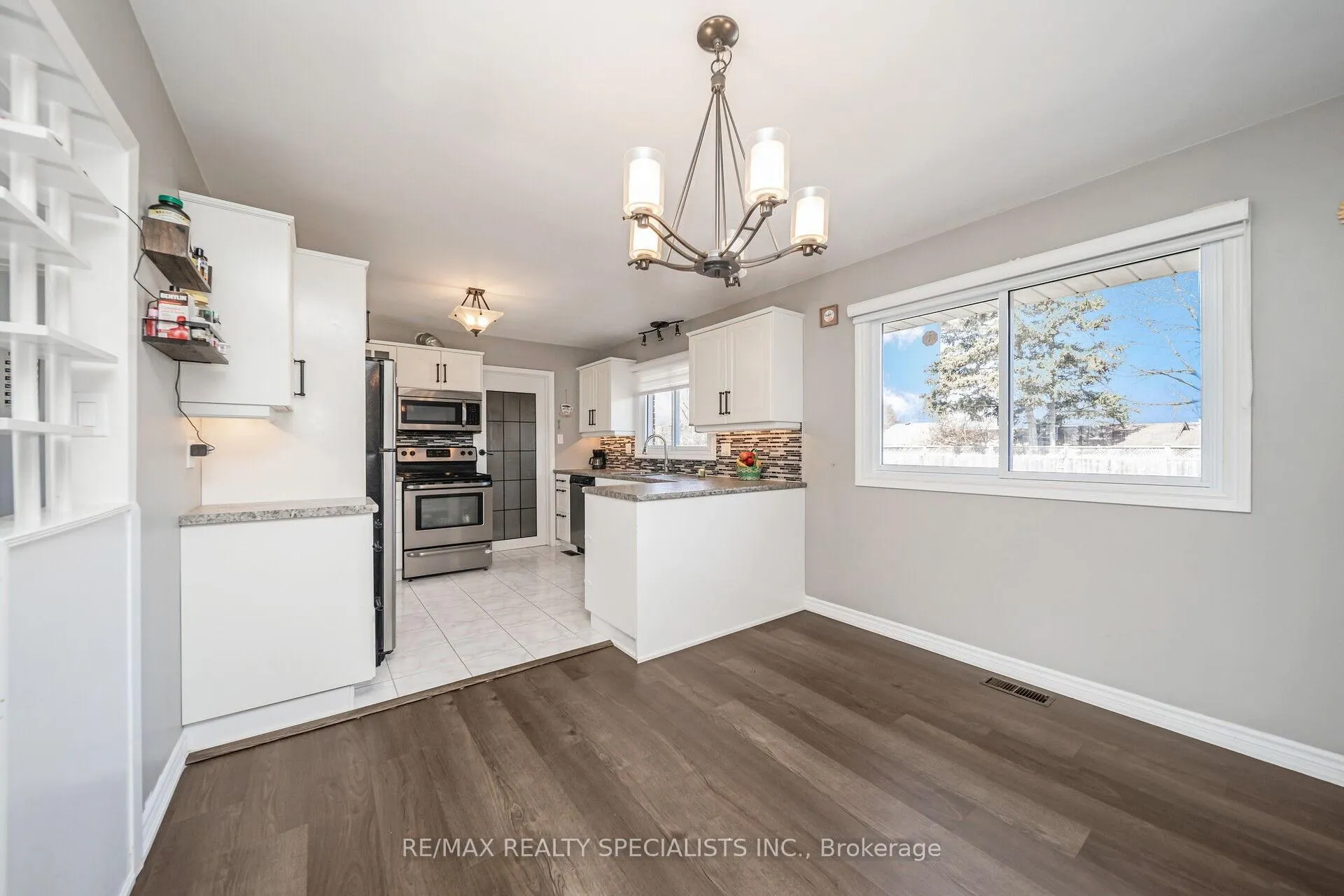 Photo 21 of 158 Hickson Drive, Kitchener — HOMEH