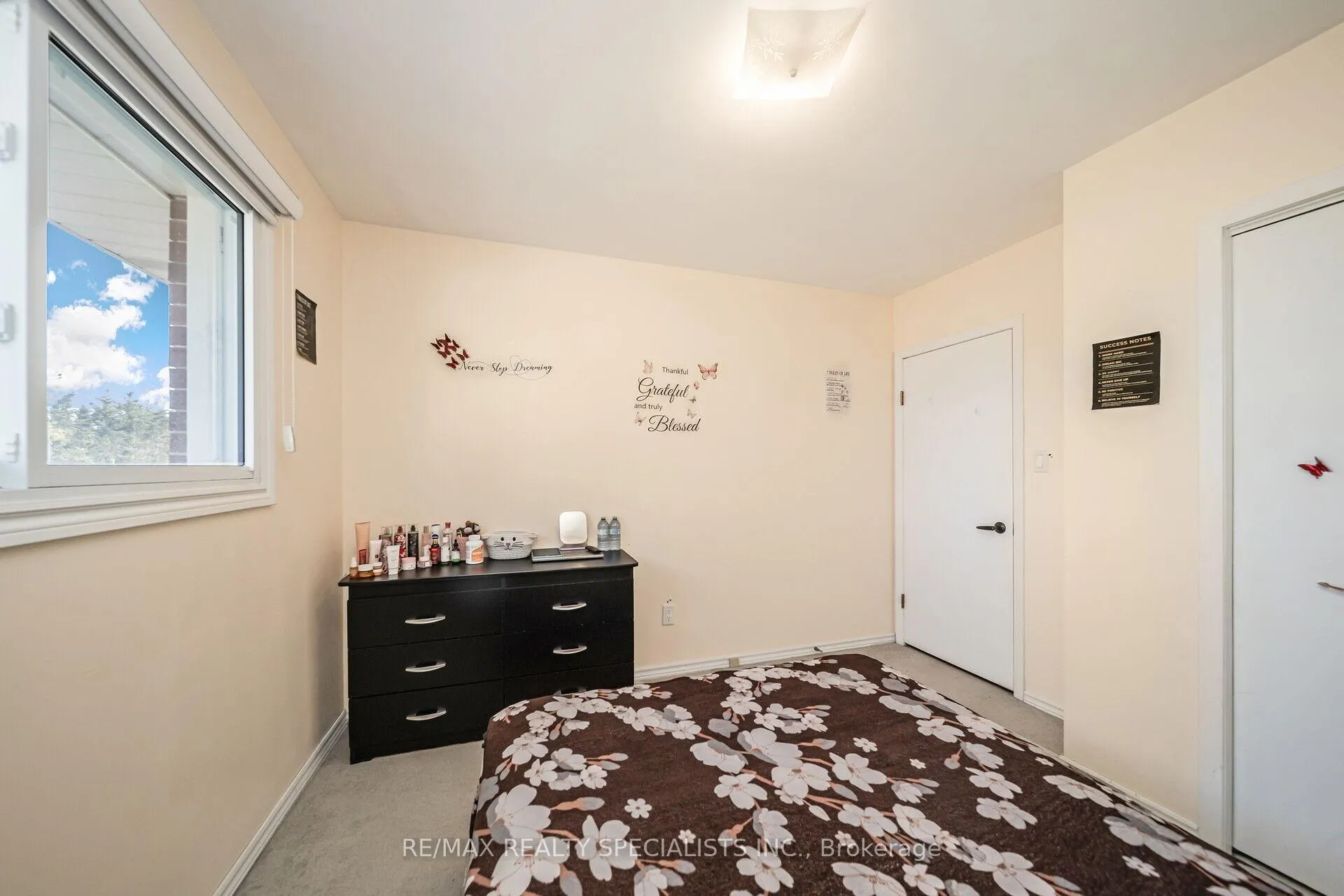 Photo 24 of 158 Hickson Drive, Kitchener — HOMEH