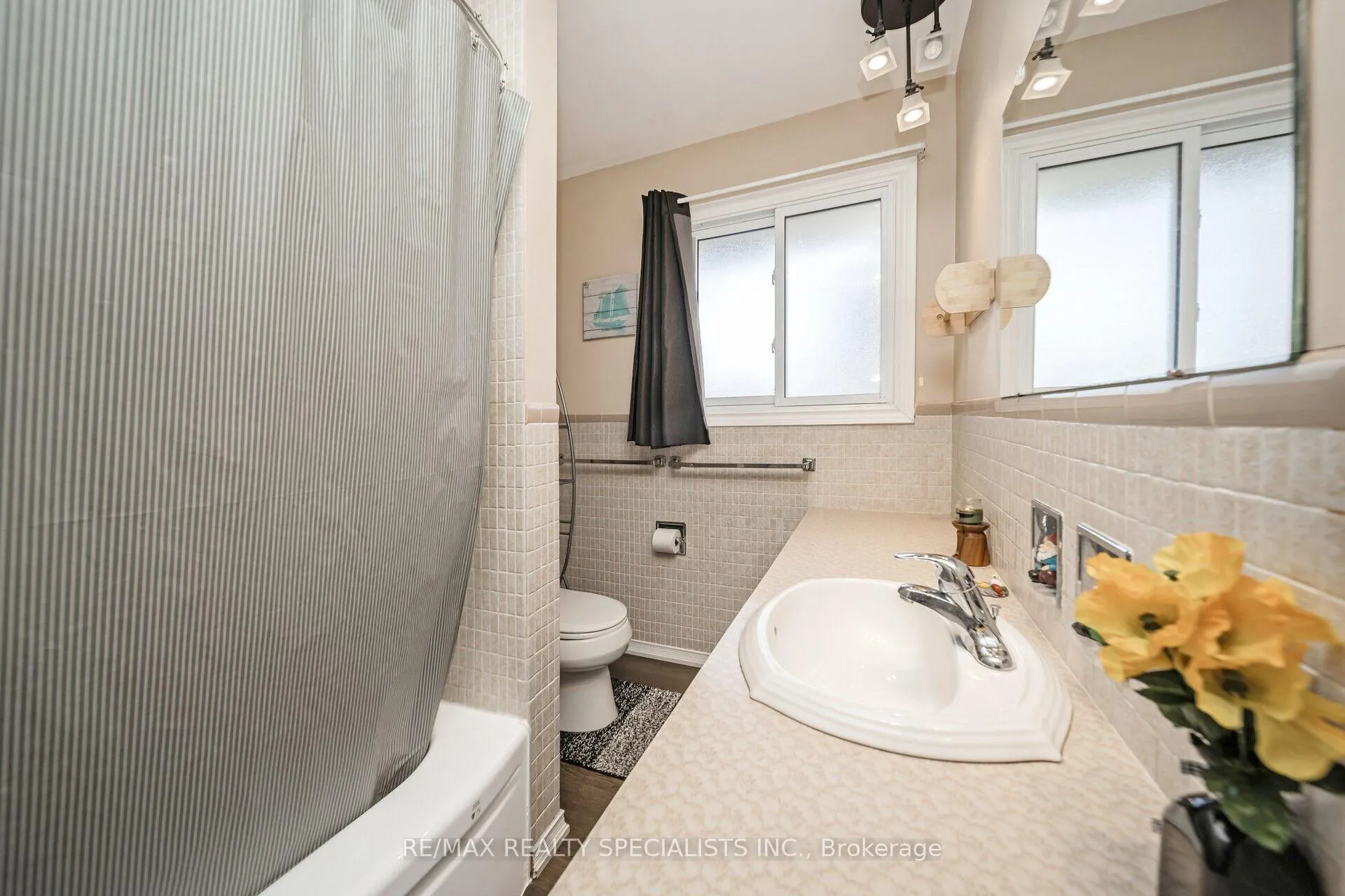 Photo 30 of 158 Hickson Drive, Kitchener — HOMEH