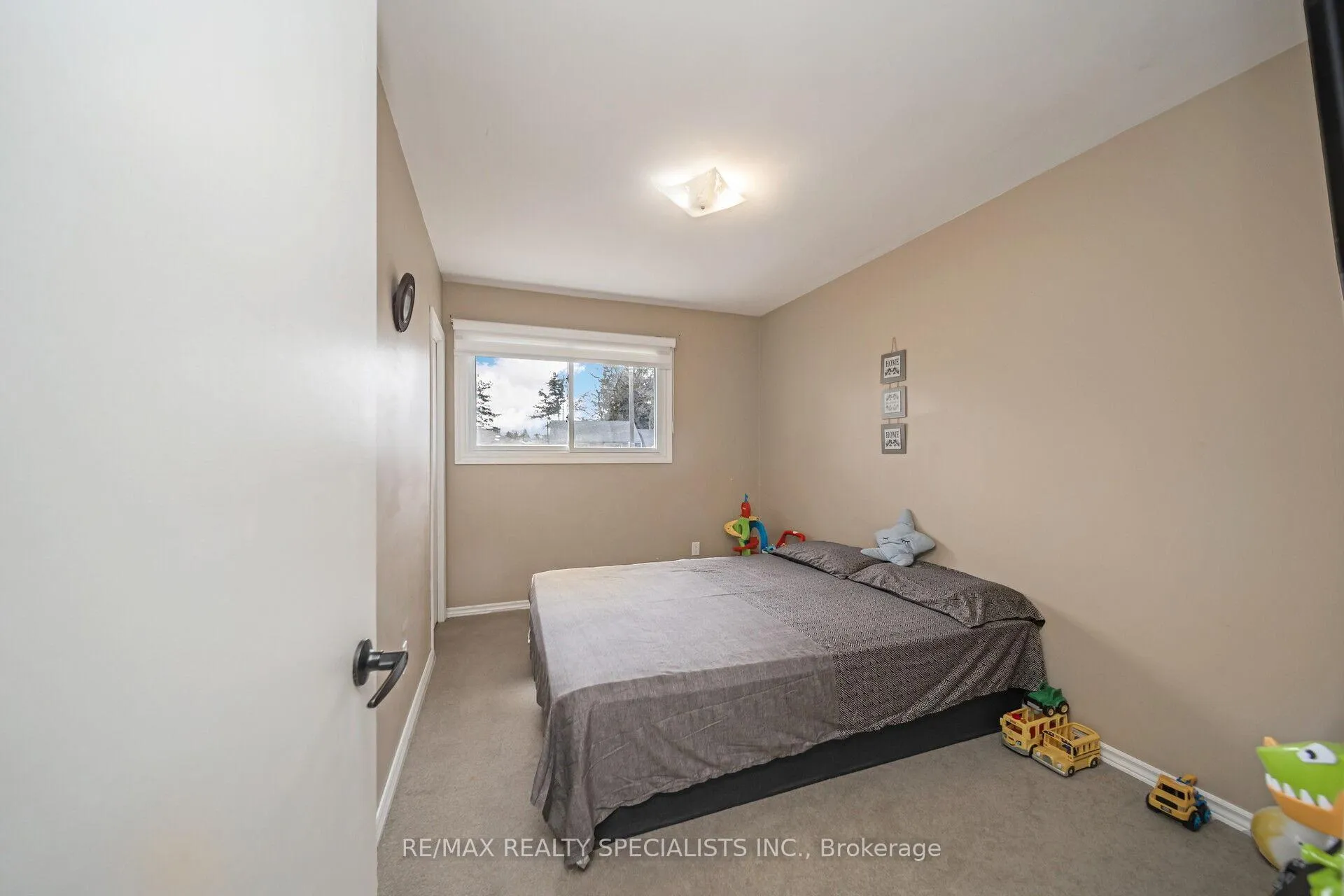 Photo 31 of 158 Hickson Drive, Kitchener — HOMEH