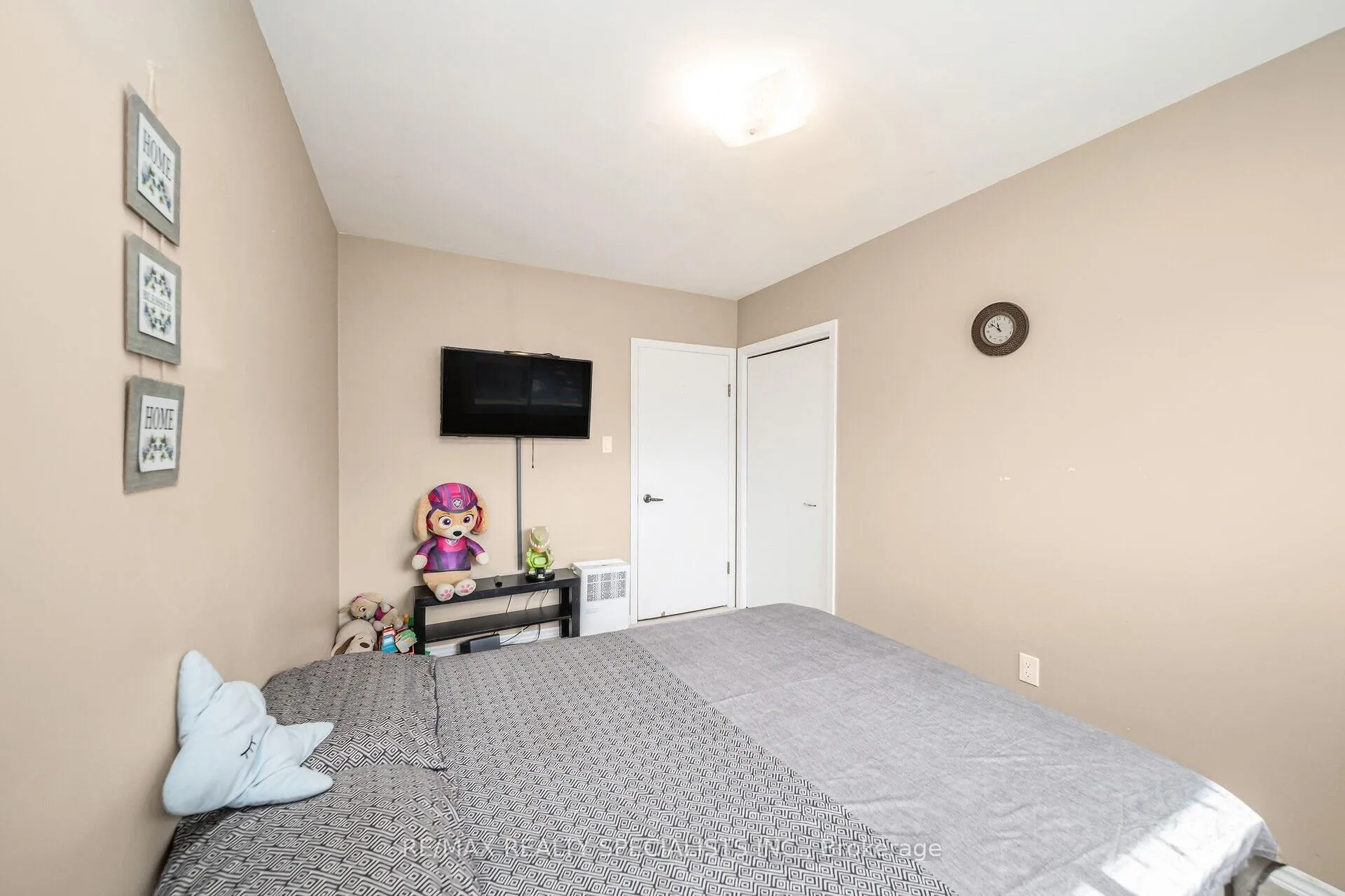 Photo 33 of 158 Hickson Drive, Kitchener — HOMEH