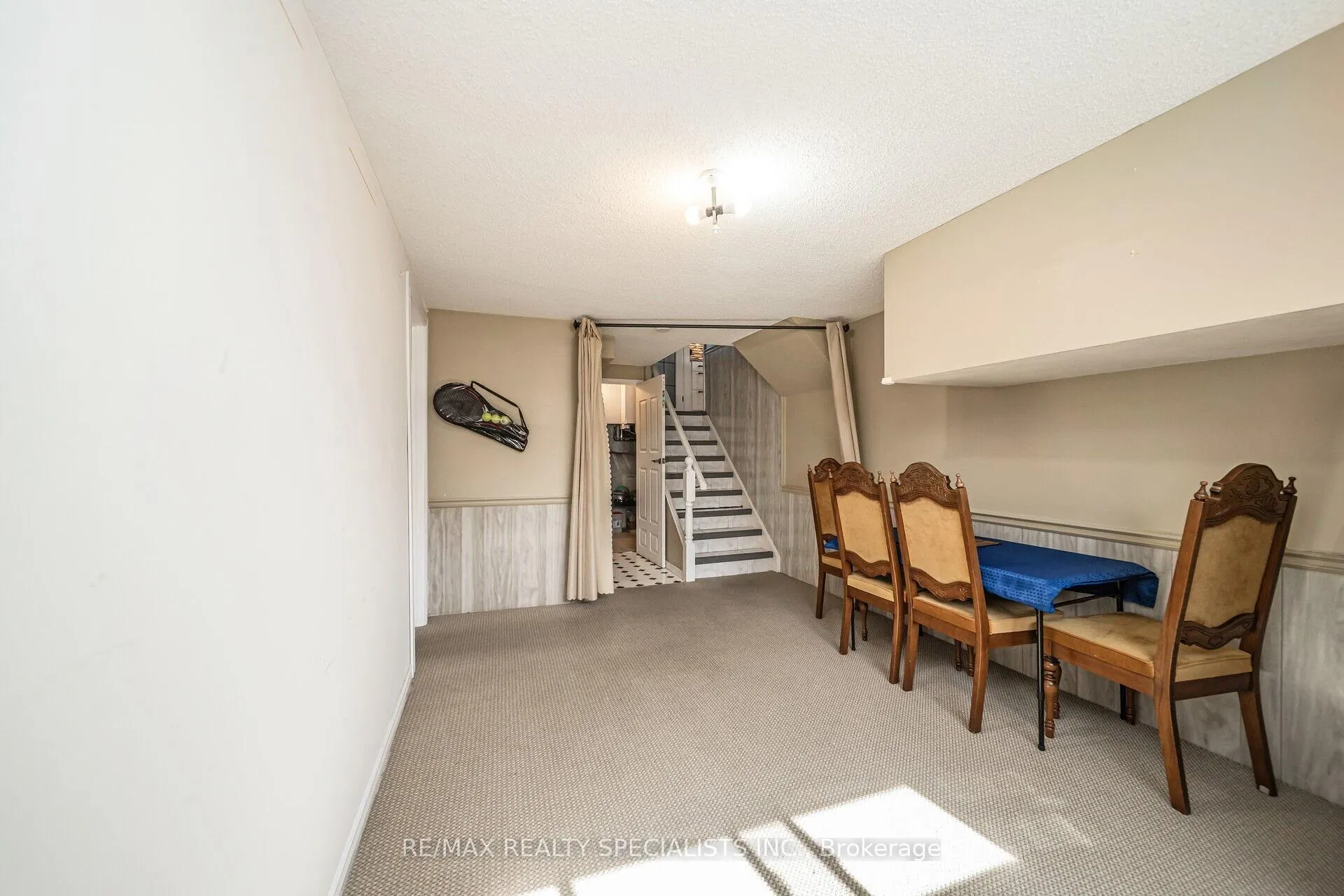 Photo 35 of 158 Hickson Drive, Kitchener — HOMEH