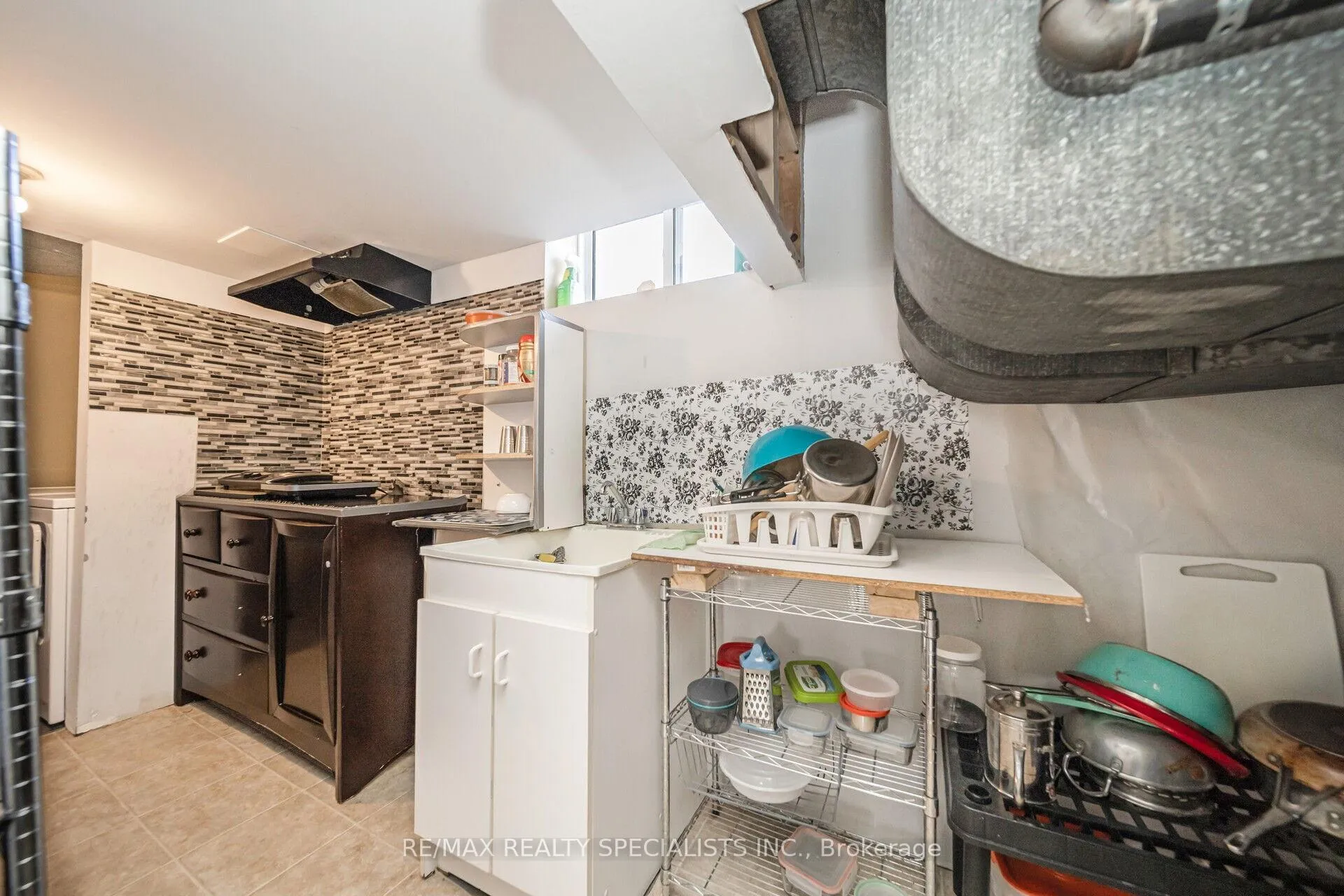 Photo 37 of 158 Hickson Drive, Kitchener — HOMEH