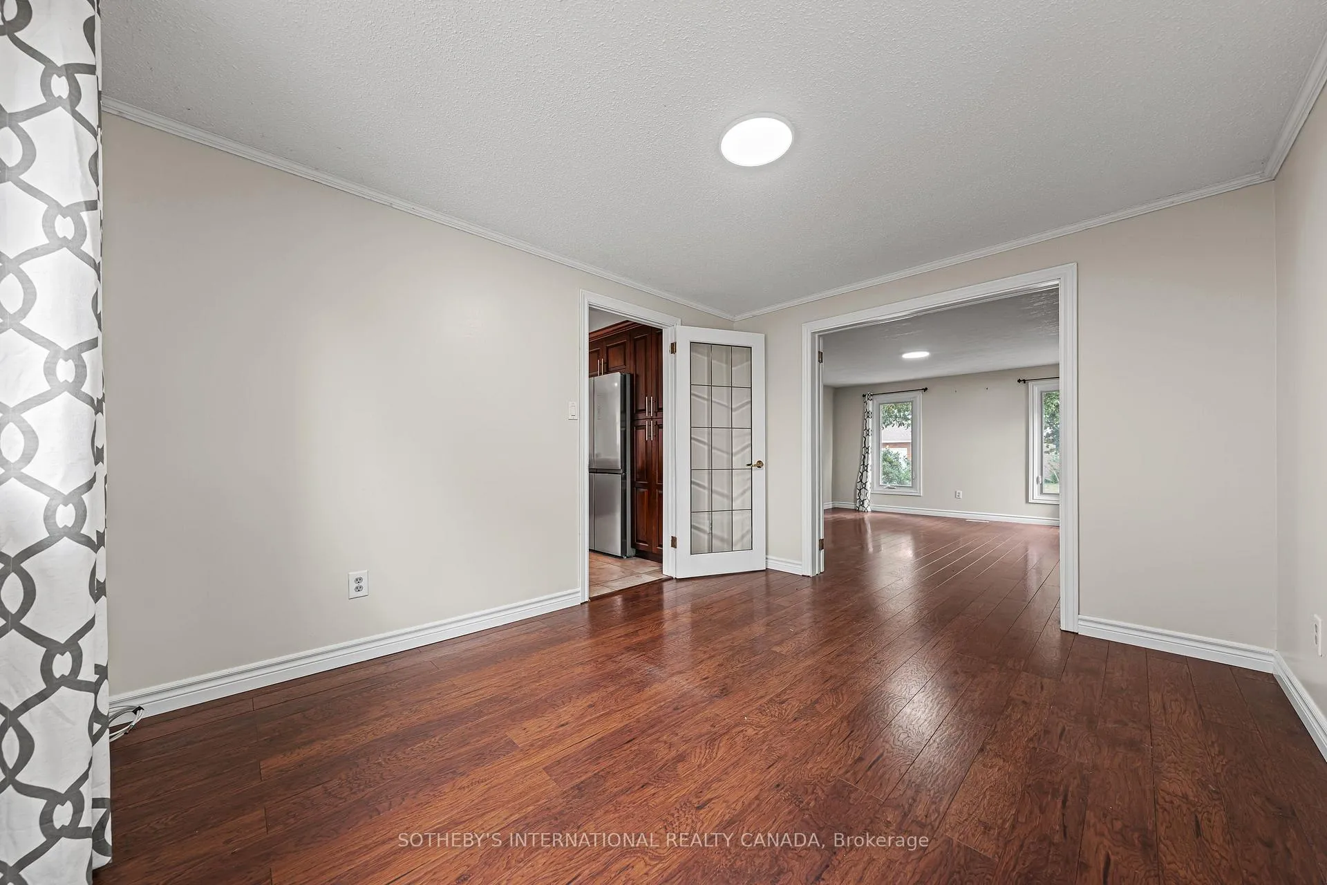 Photo 11 of 154 Covington Crescent, Kitchener — HOMEH