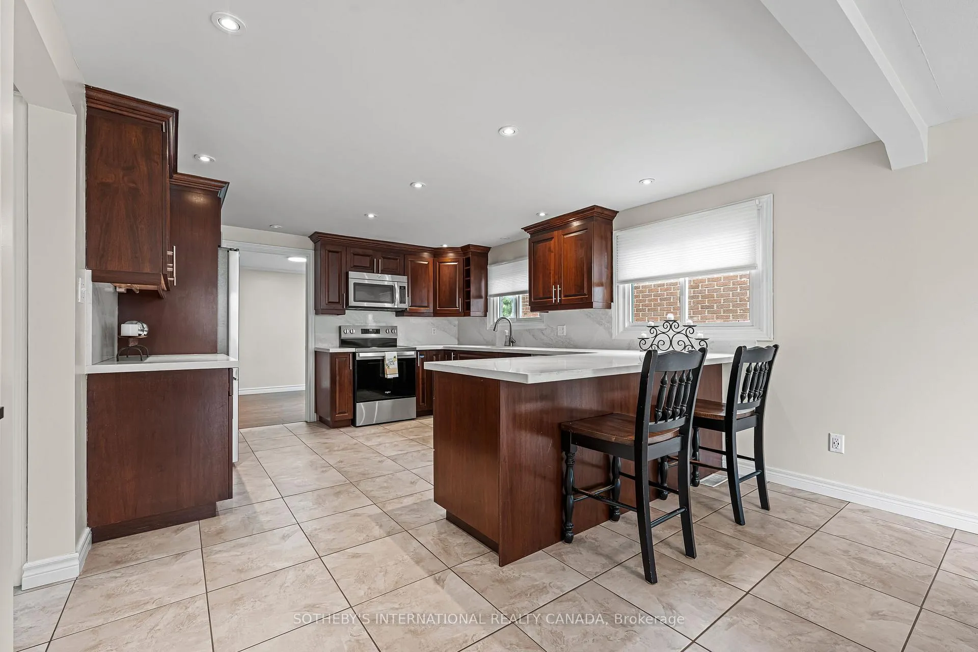 Photo 14 of 154 Covington Crescent, Kitchener — HOMEH