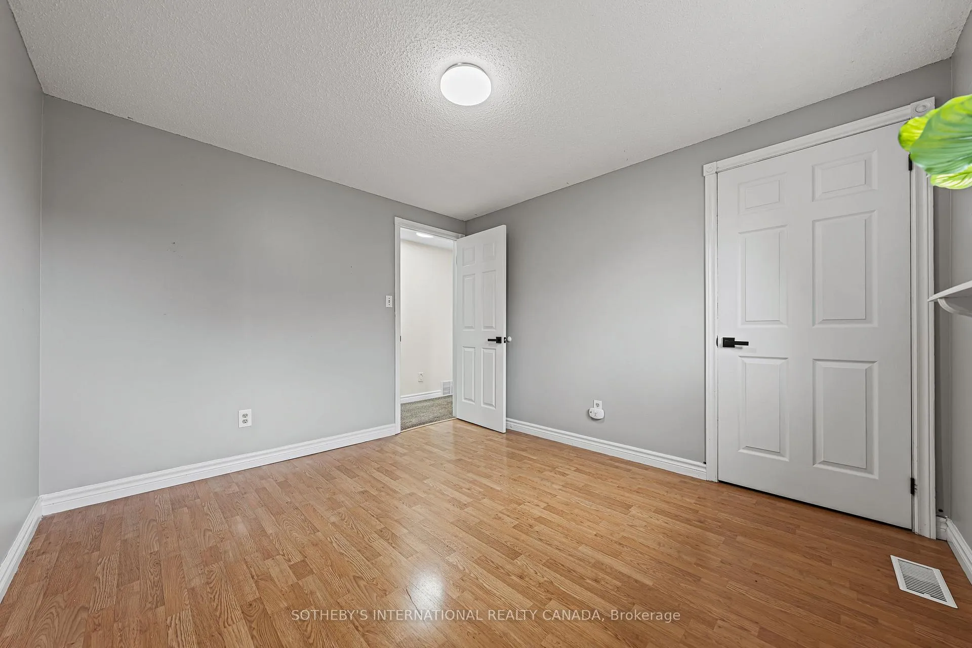 Photo 29 of 154 Covington Crescent, Kitchener — HOMEH