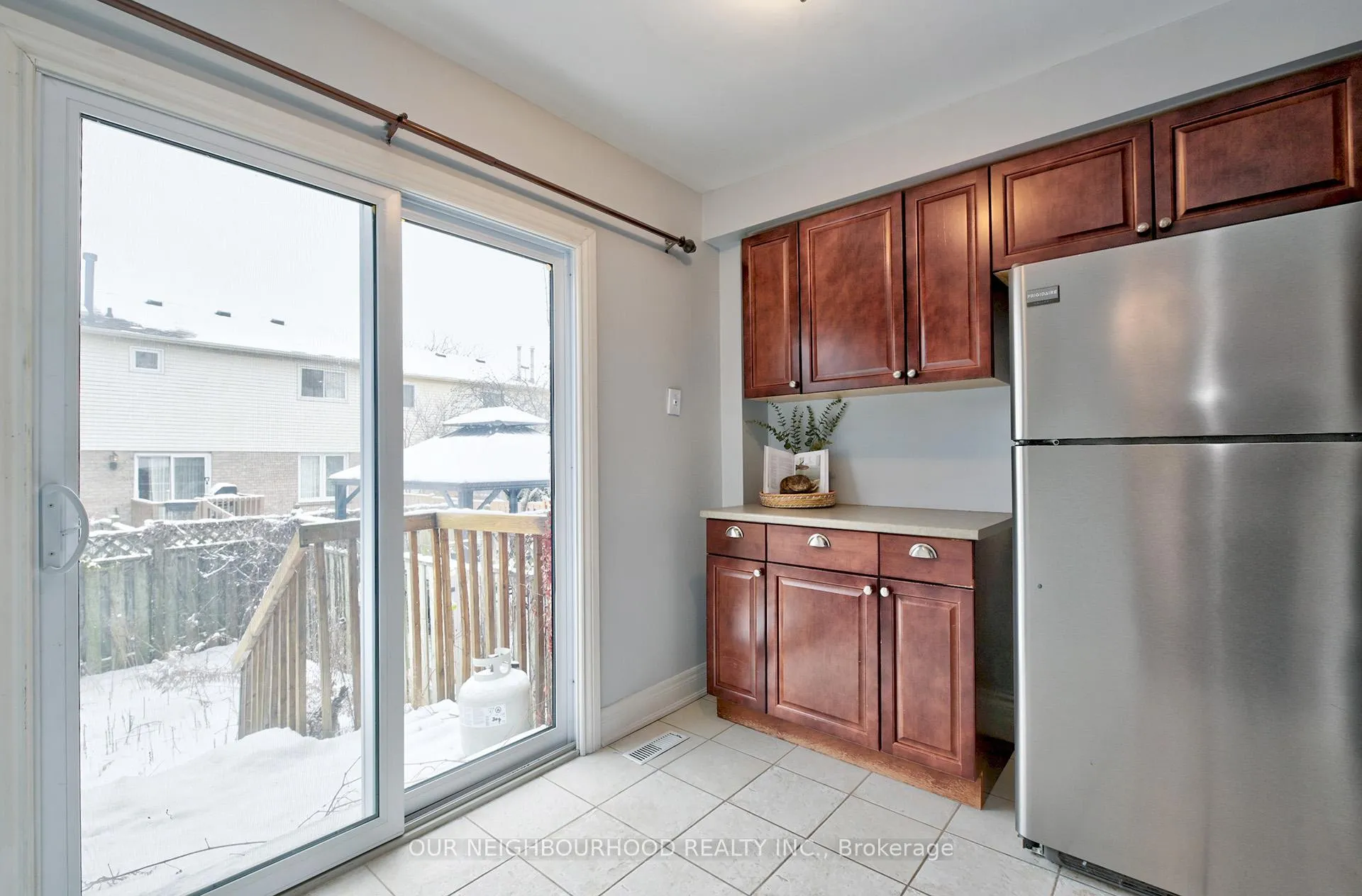Photo 7 of 89 Poolton Crescent, Clarington, Courtice — HOMEH